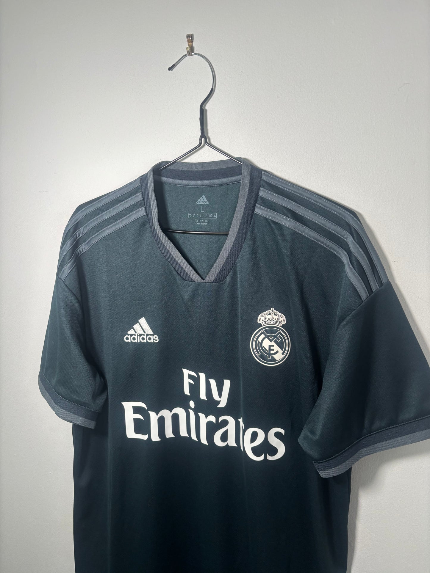 Real Madrid Away Shirt 2018/19 (M)