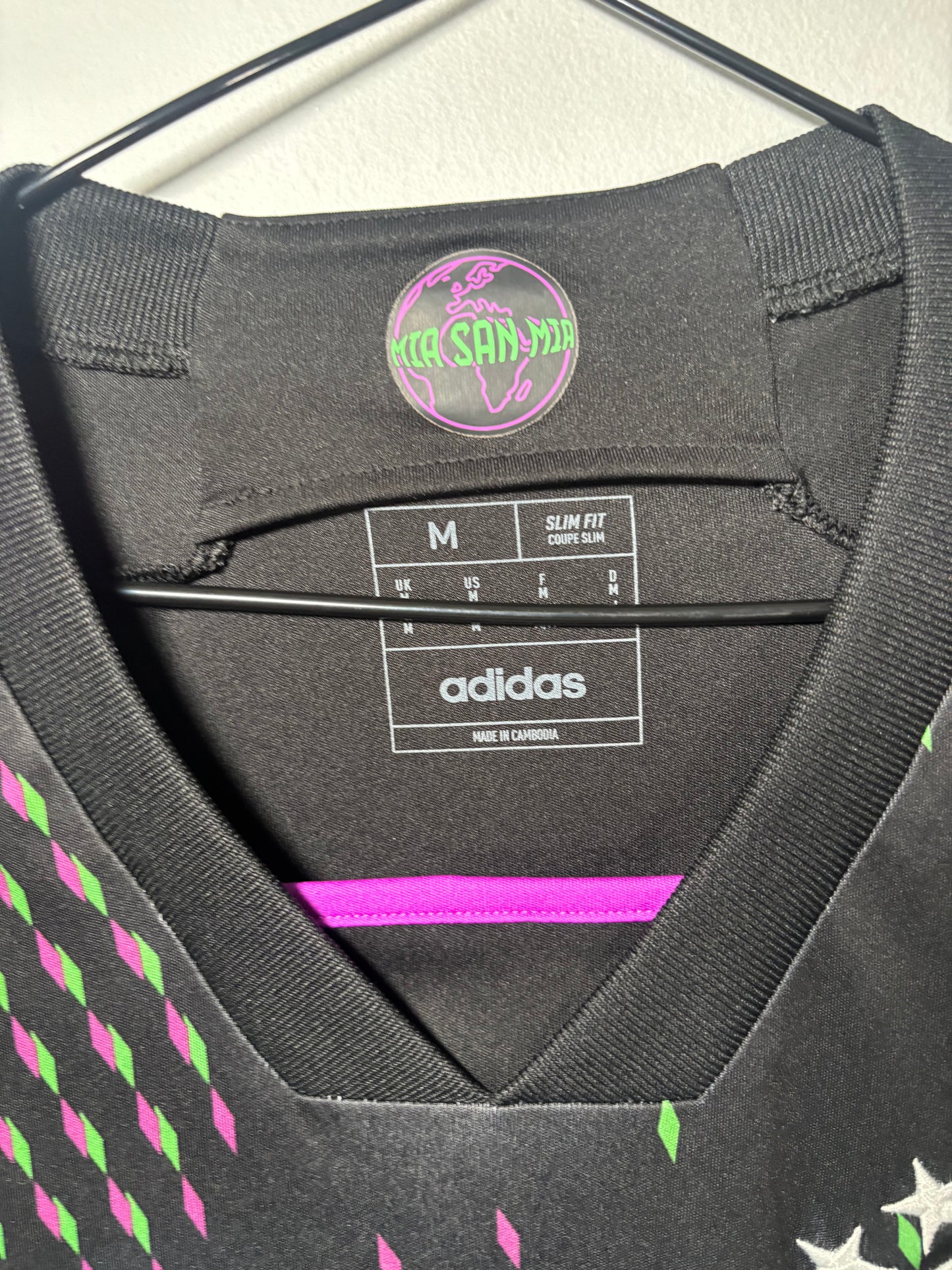 Bayern Munich Away Shirt 2023/24 (M)
