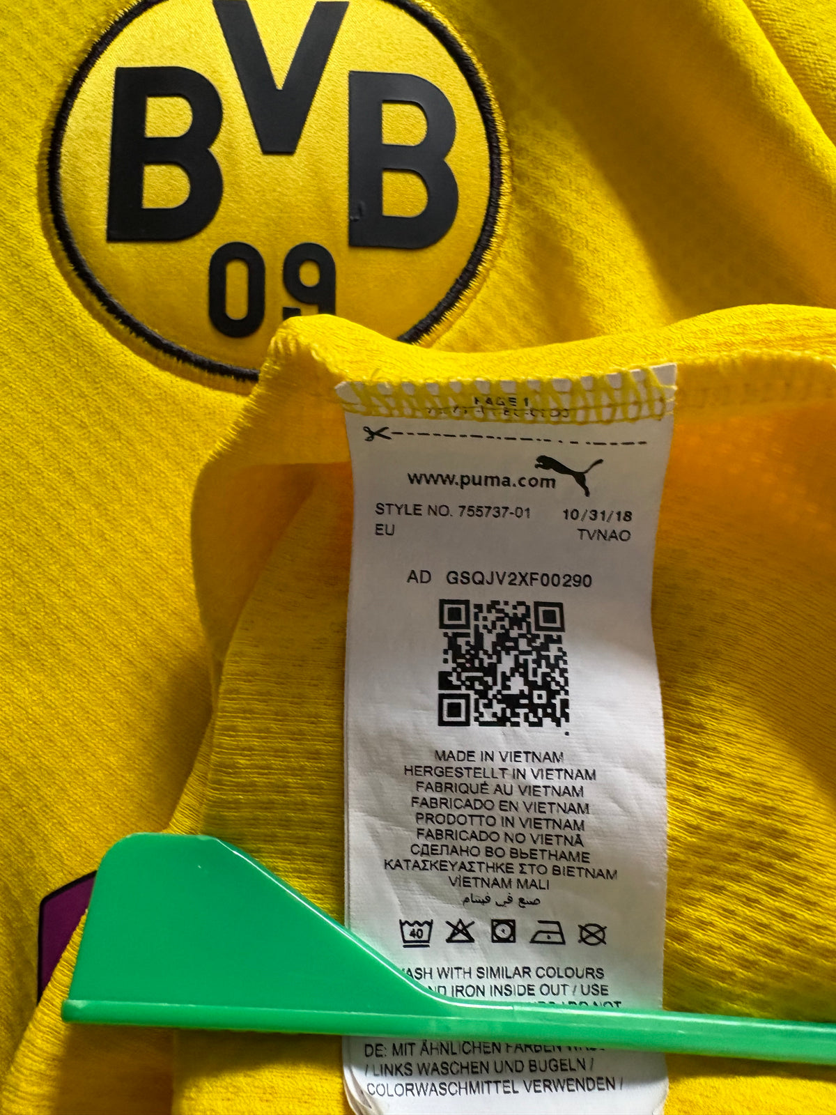 Borussia Dortmund Home Shirt 2019/20 Jaden Sancho (L)