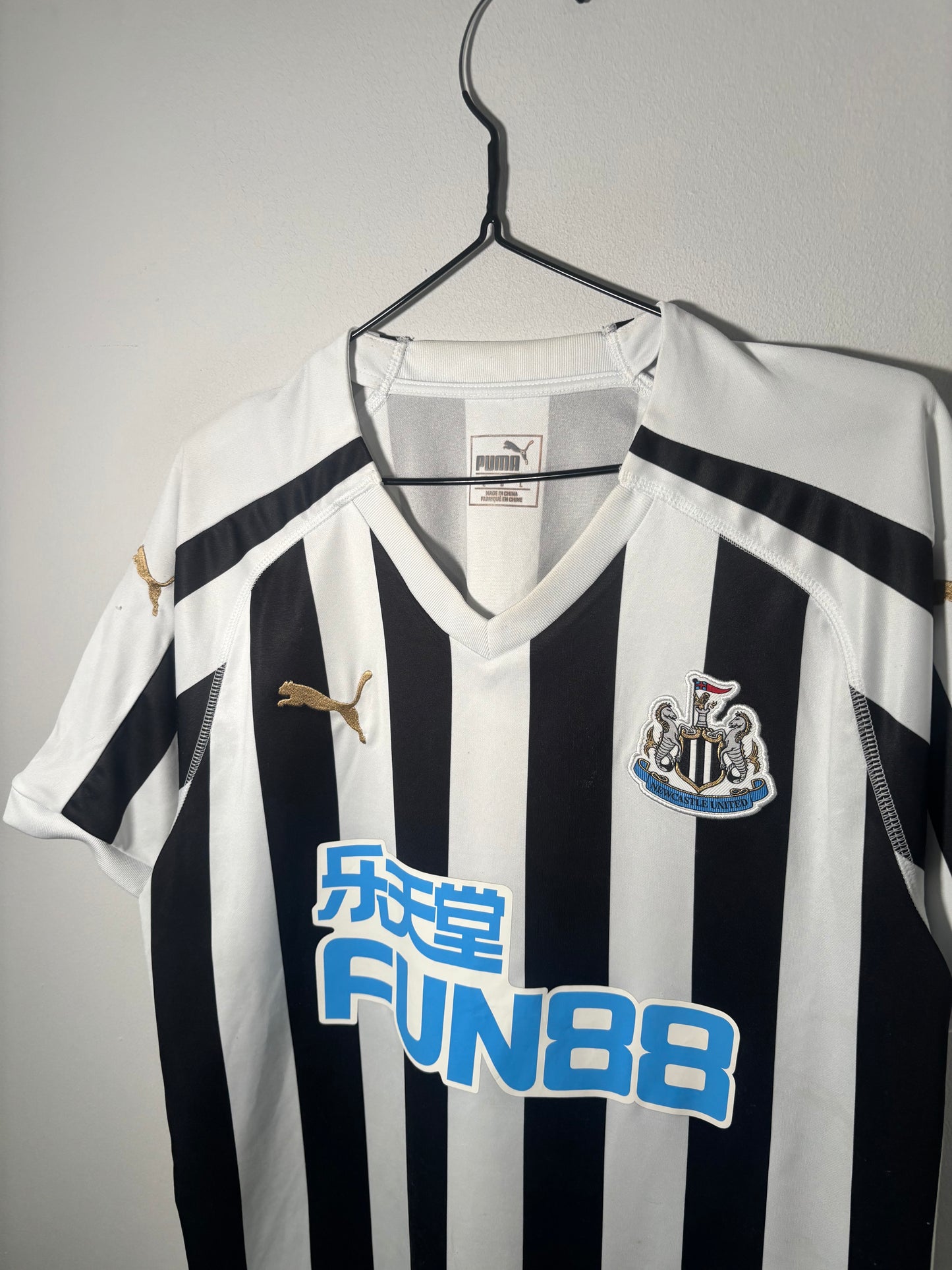 Newcastle United Home Shirt 2018/19 (S)