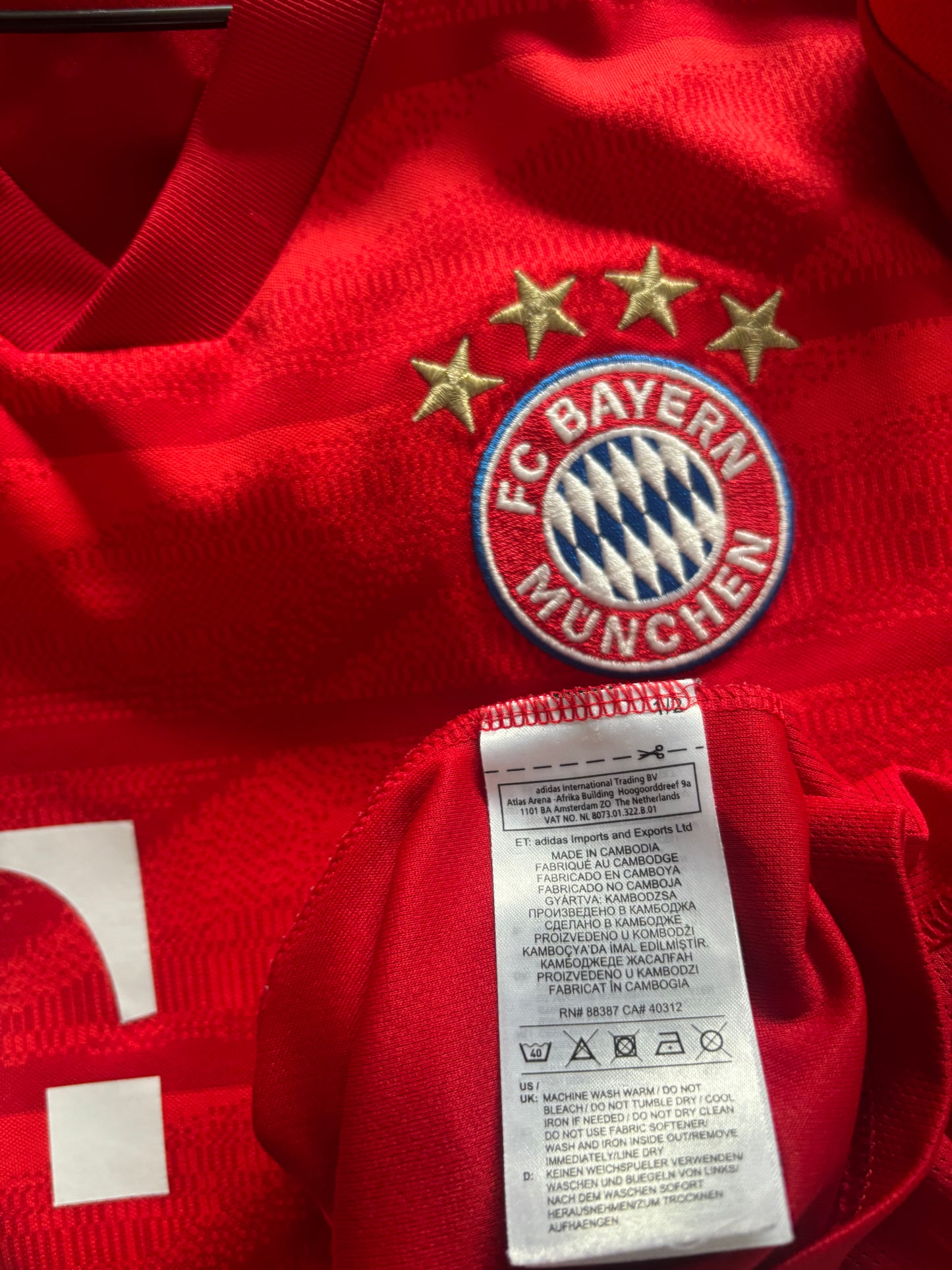 Bayern Munich Home Shirt 2019/20 Lewandowski (S)