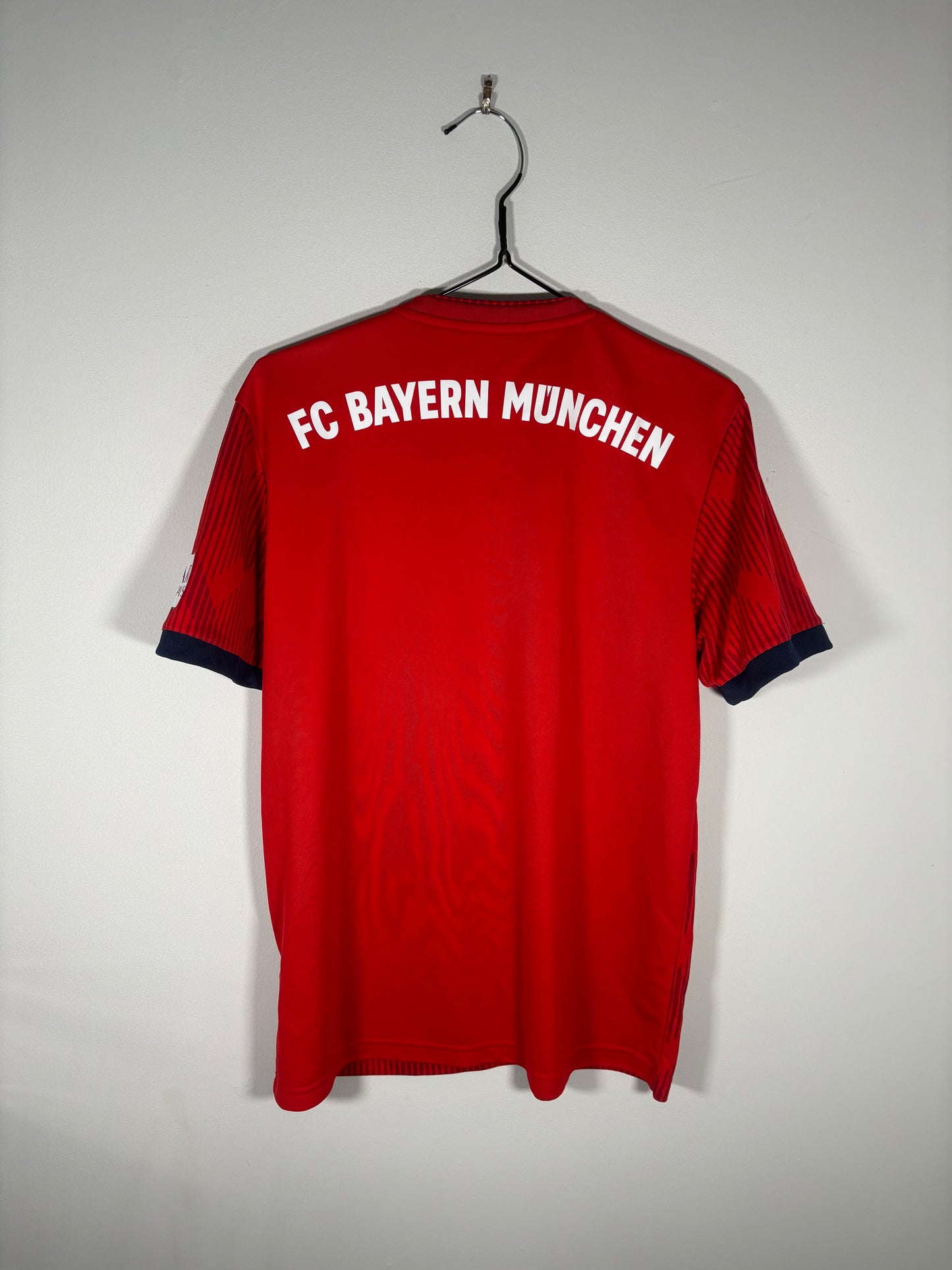 Bayern Munich Home Shirt 2018/19 (M)