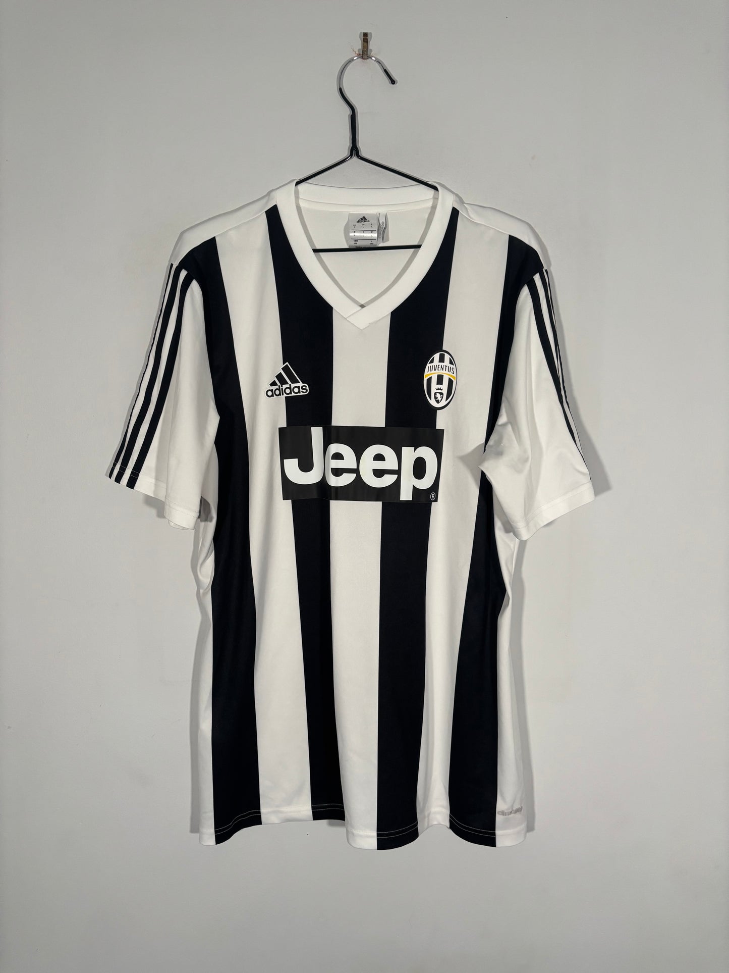 Juventus Basic Home Shirt 2015/16 (S)