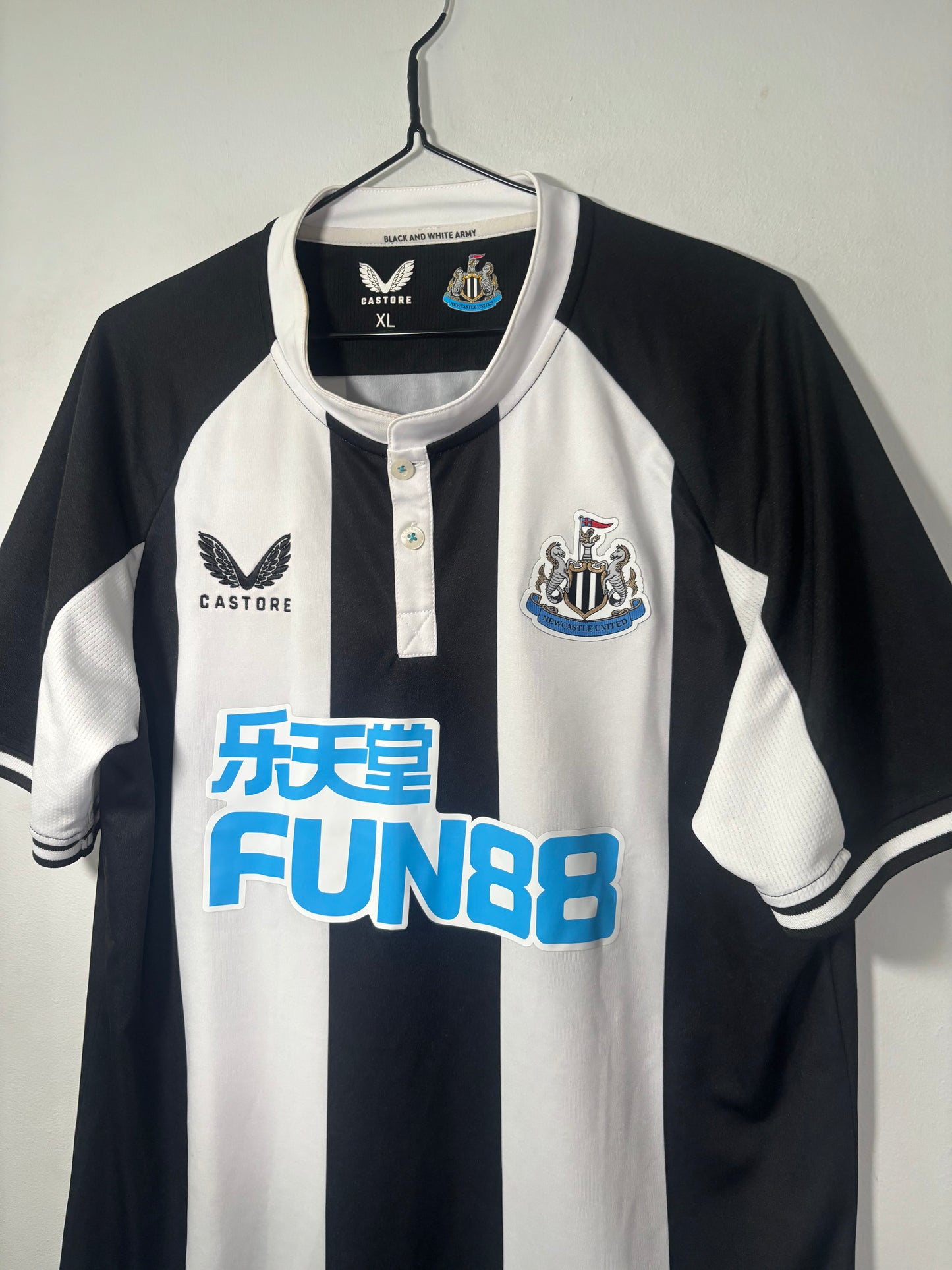 Newcastle United Home Shirt 2021/22 (XL)