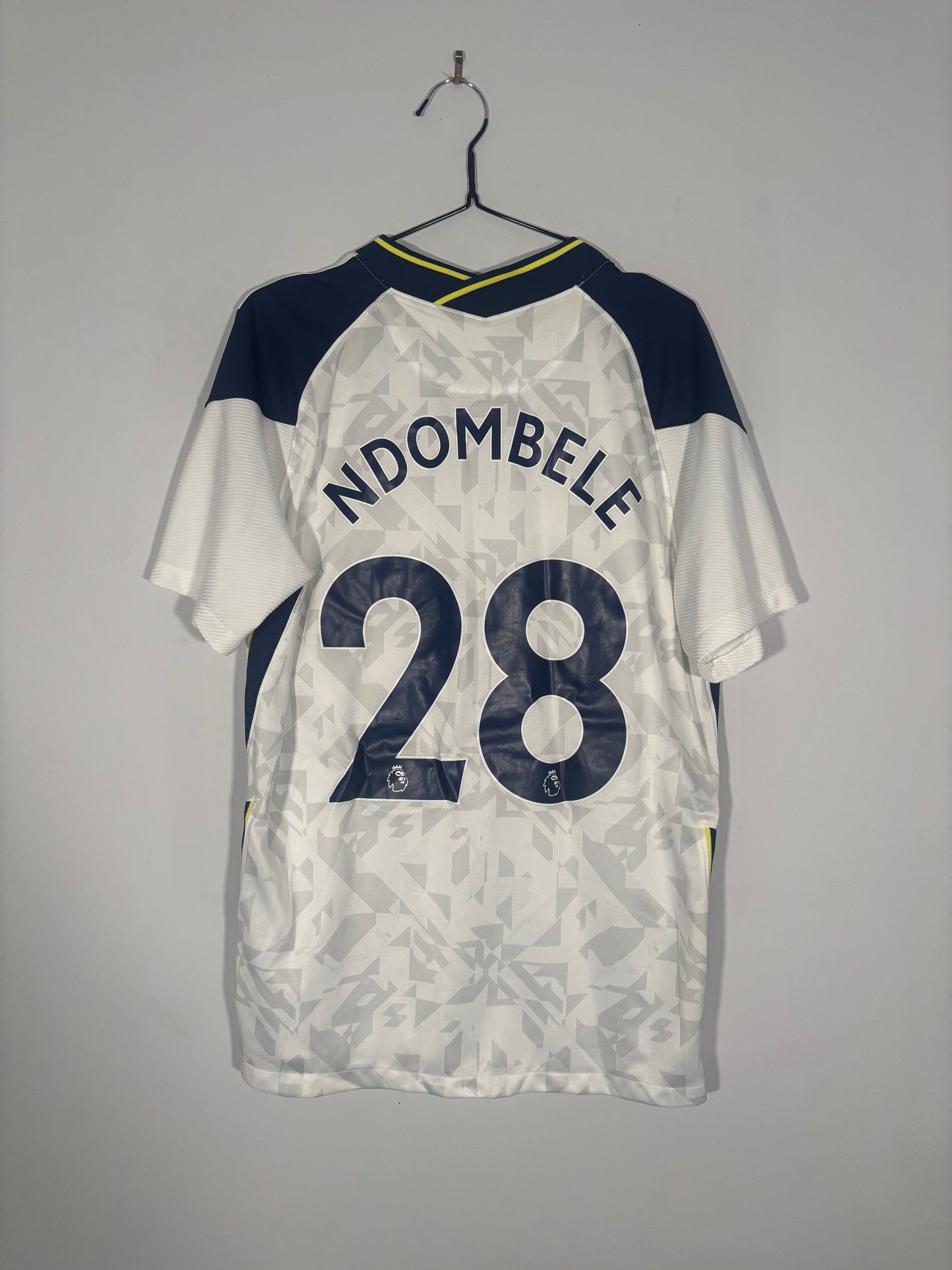 Tottenham Hotspur Home Shirt 2020/21 Ndombele (L)