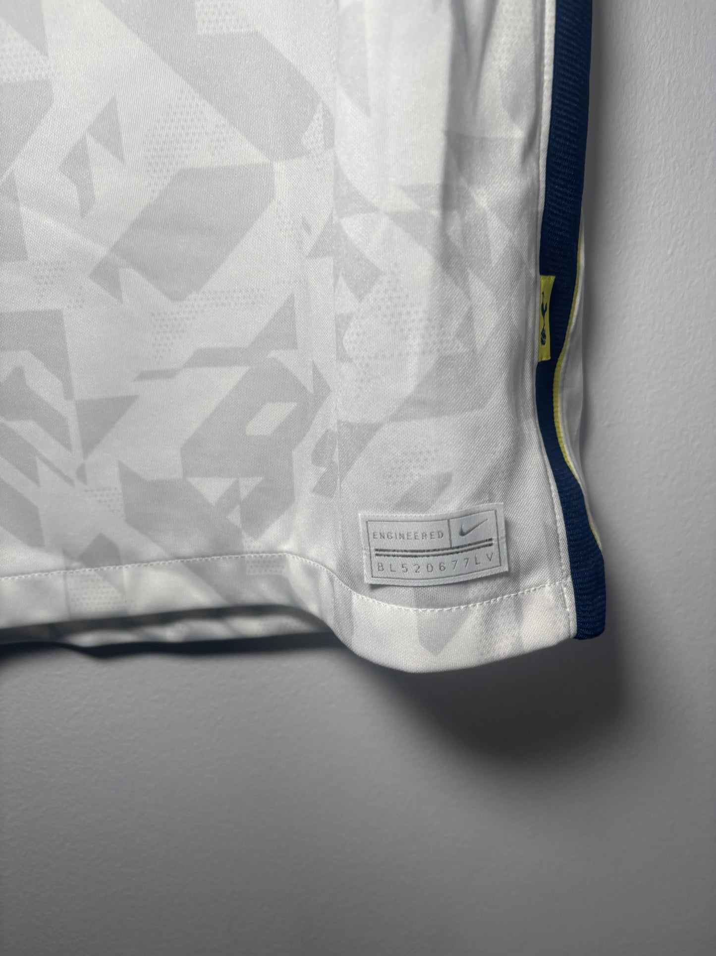 Tottenham Hotspur Home Shirt 2020/21 Ndombele (L)