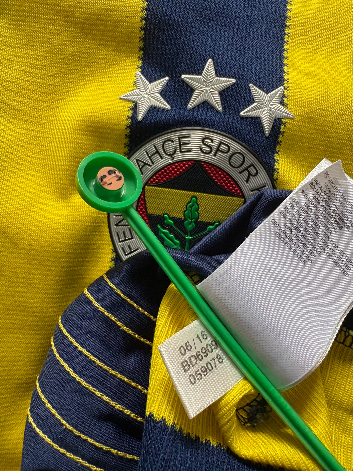 Fenerbahce Home Shirt 2016/17 (M)