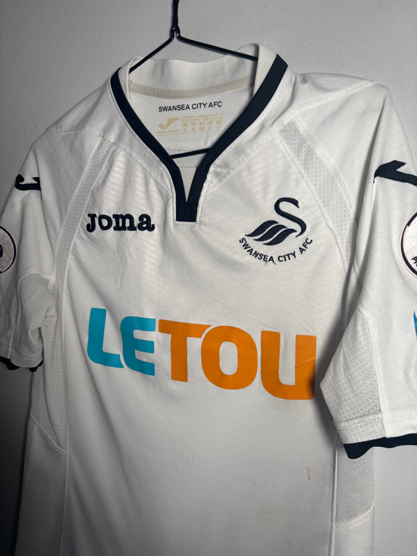 Swansea City Home Shirt 2017/18 (S)