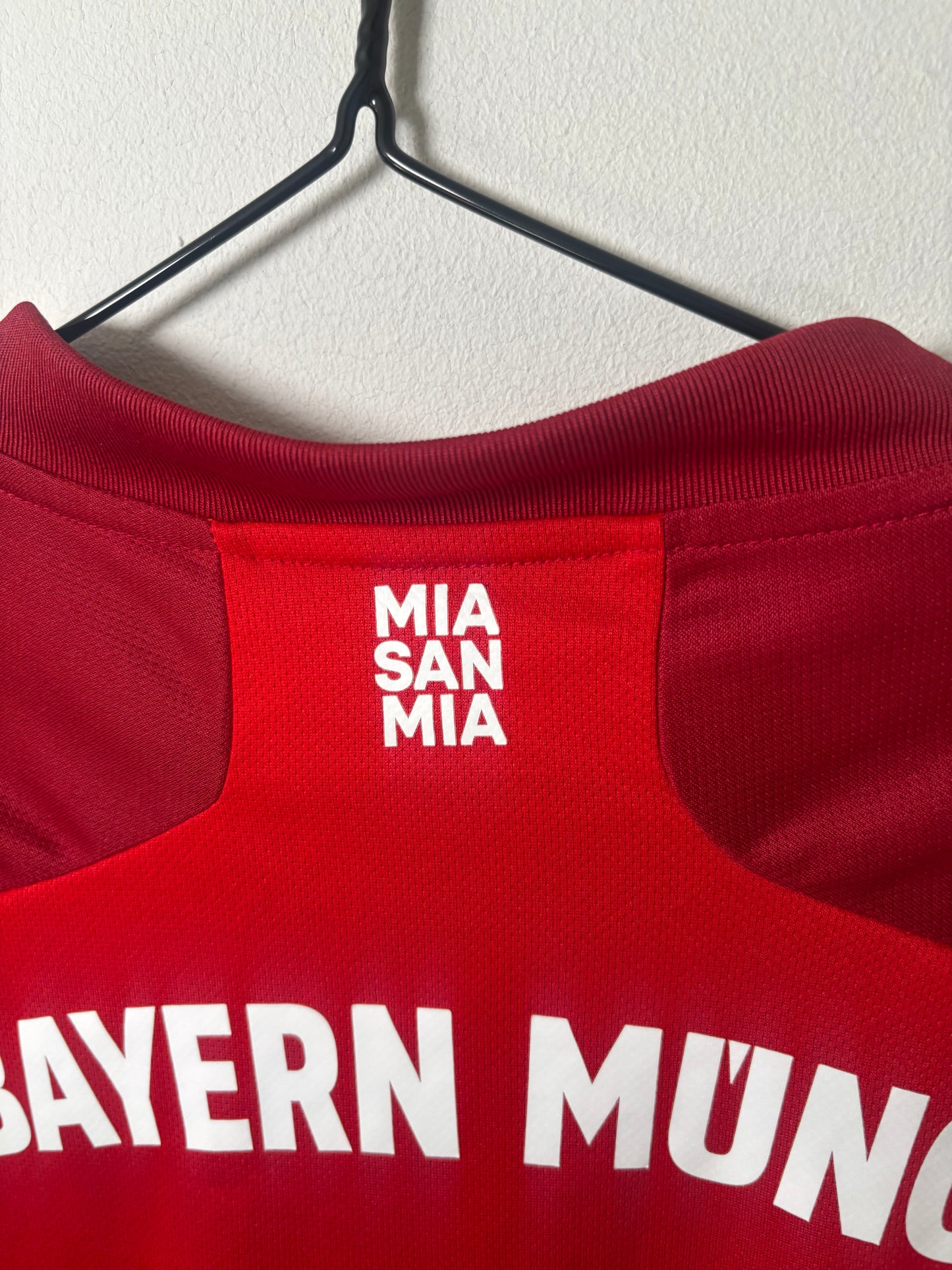 Bayern Munich Home Shirt 2021/22 (L)