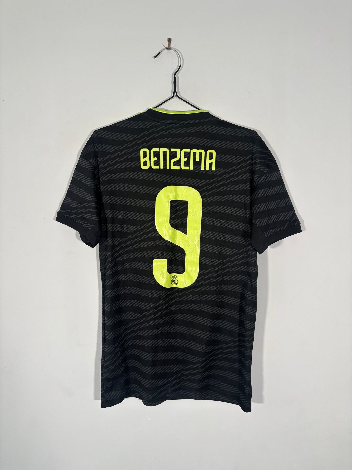 Real Madrid Away Shirt 2022/23 Benzema (S)