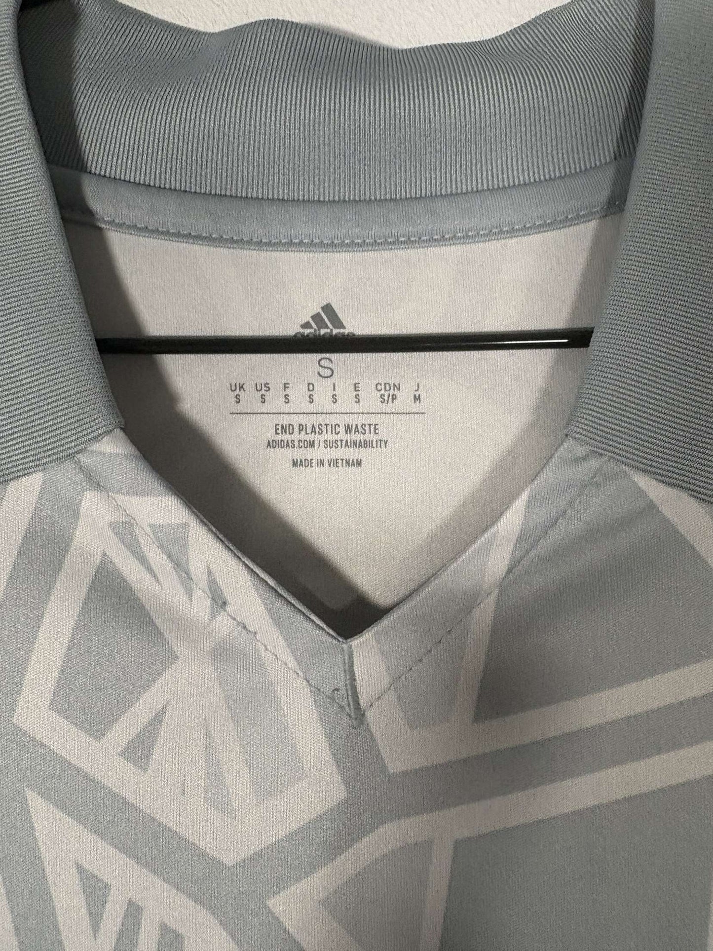 Leeds United Goalkeeper Shirt 2022/23 (S)