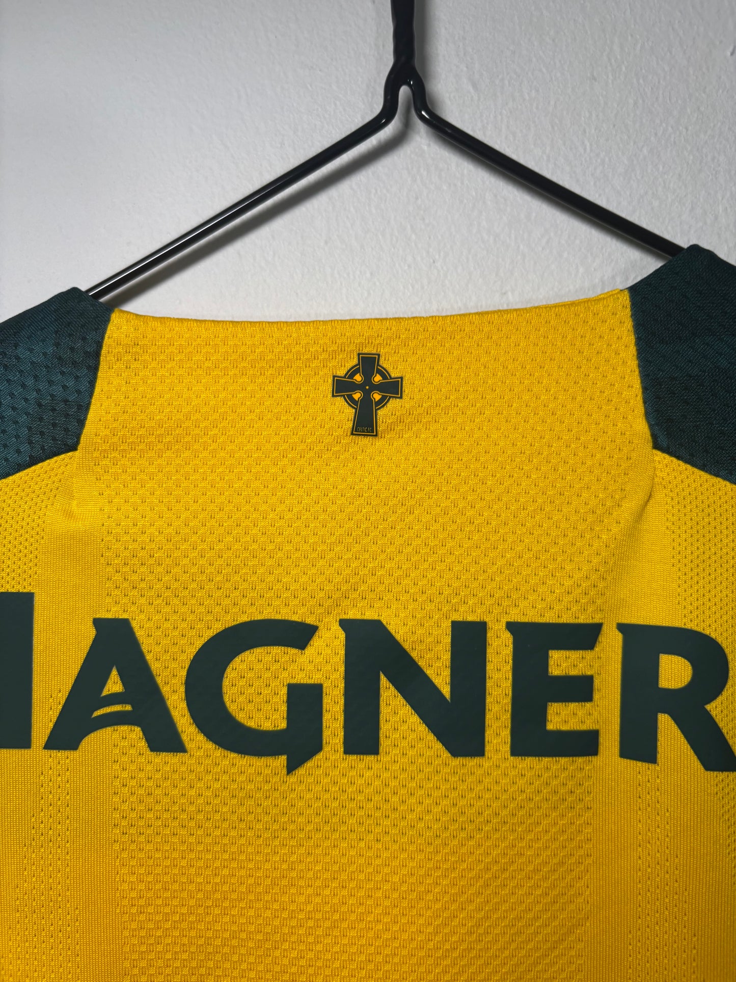 Celtic Away Shirt 2019/20 (S)