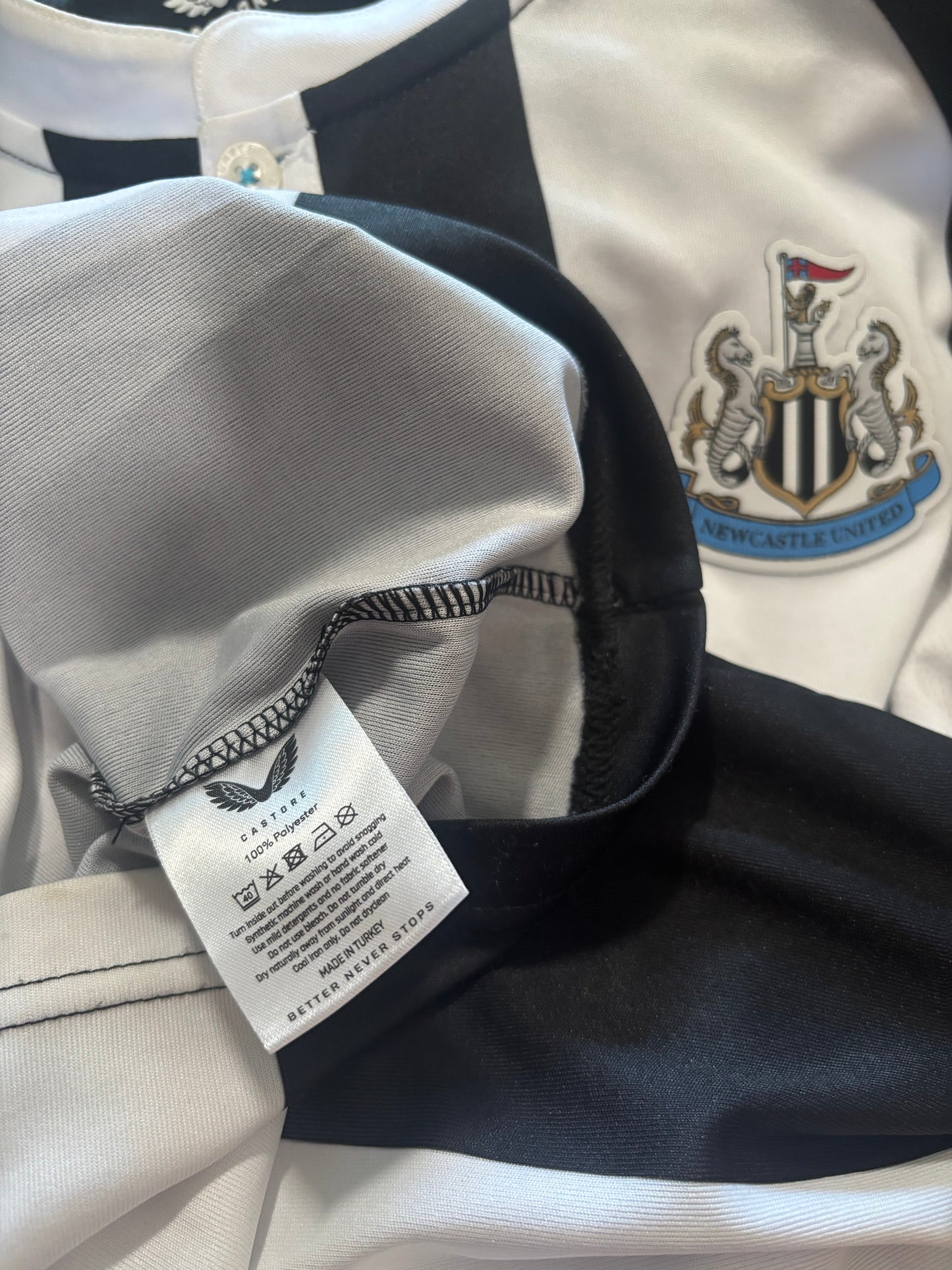 Newcastle United Home Shirt 2021/22 (L)