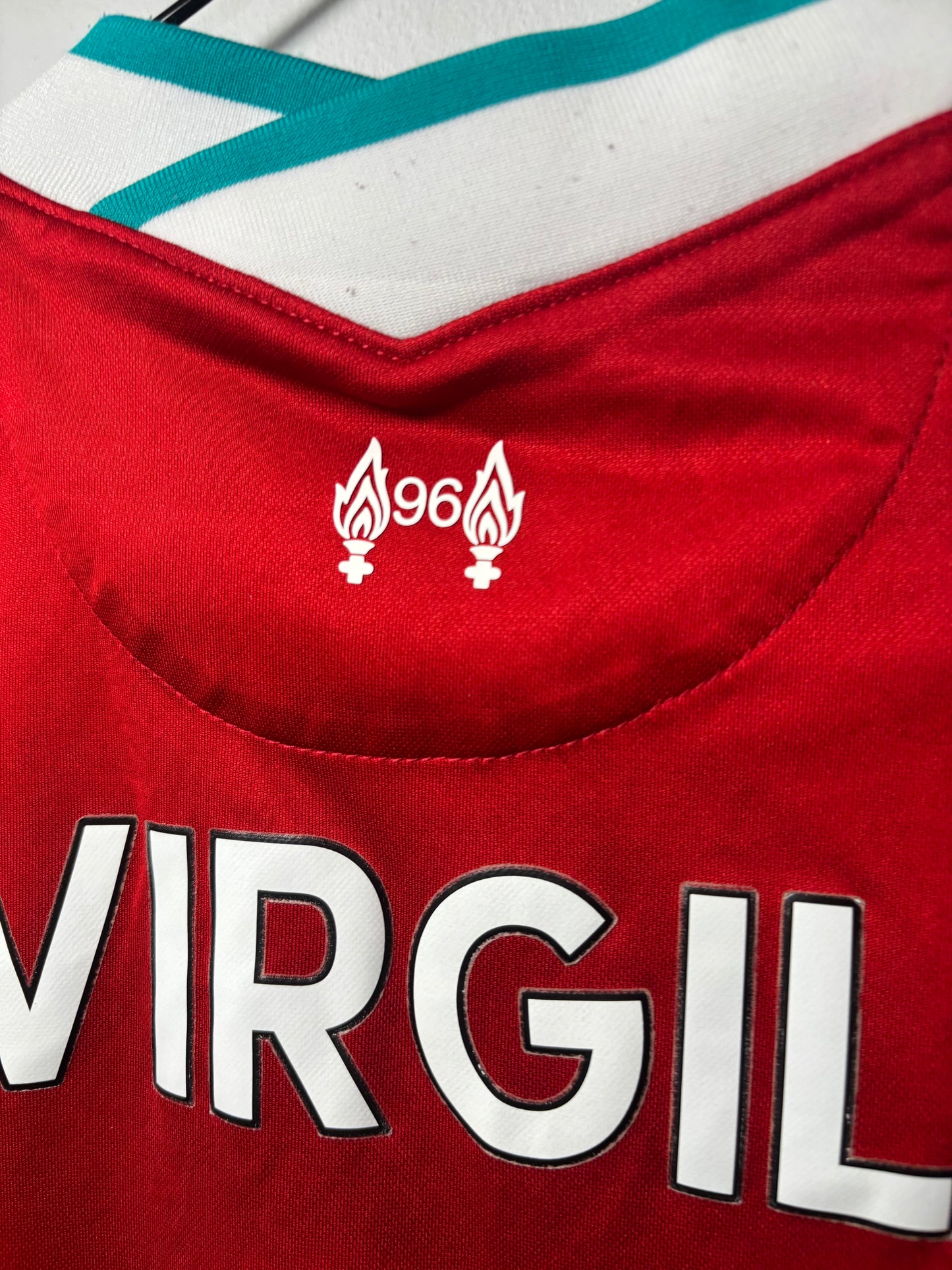Liverpool Home Shirt 2020/21 Virgil Van Dijk (S)