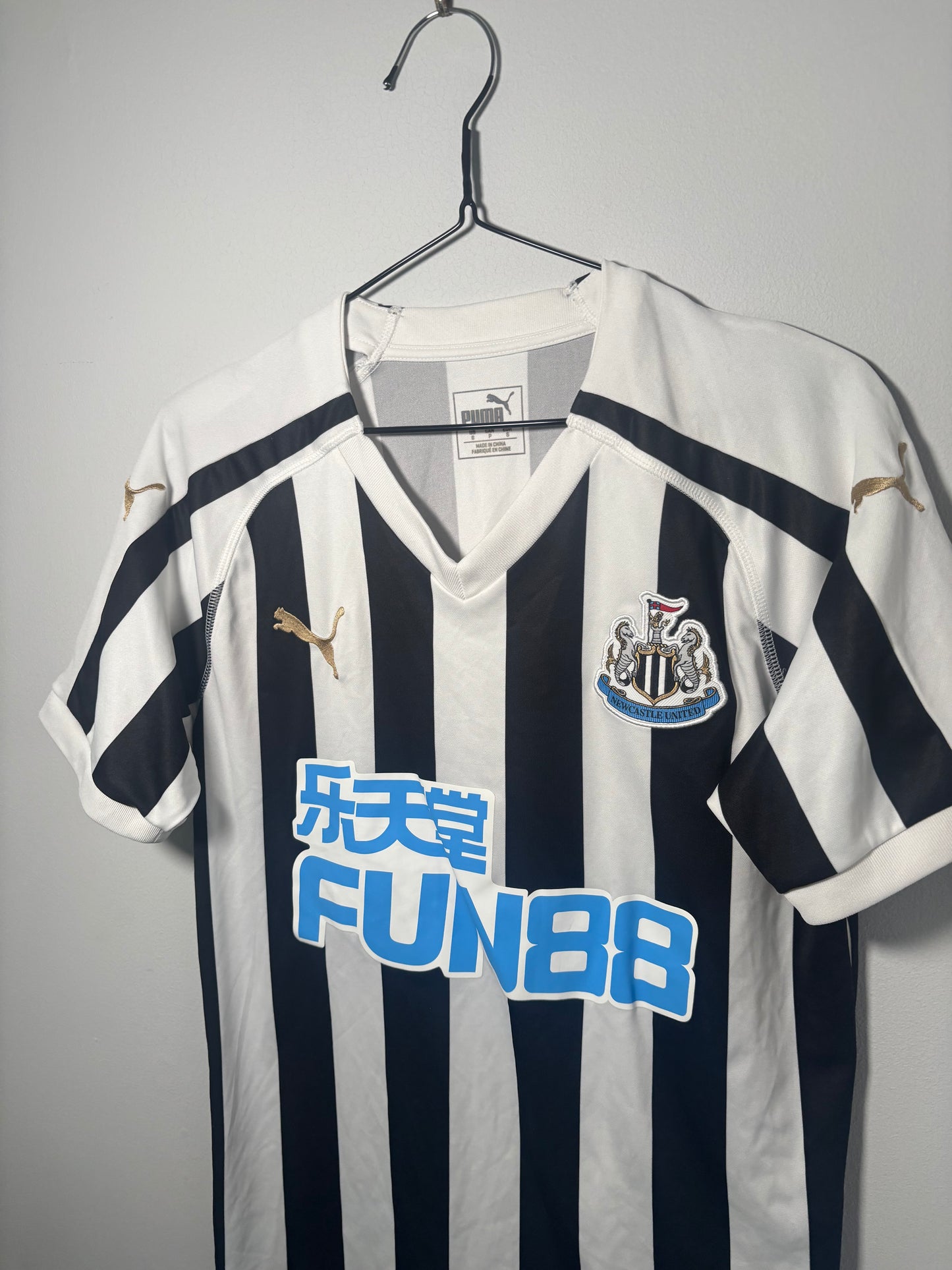Newcastle United Home Shirt 2018/19 (S)