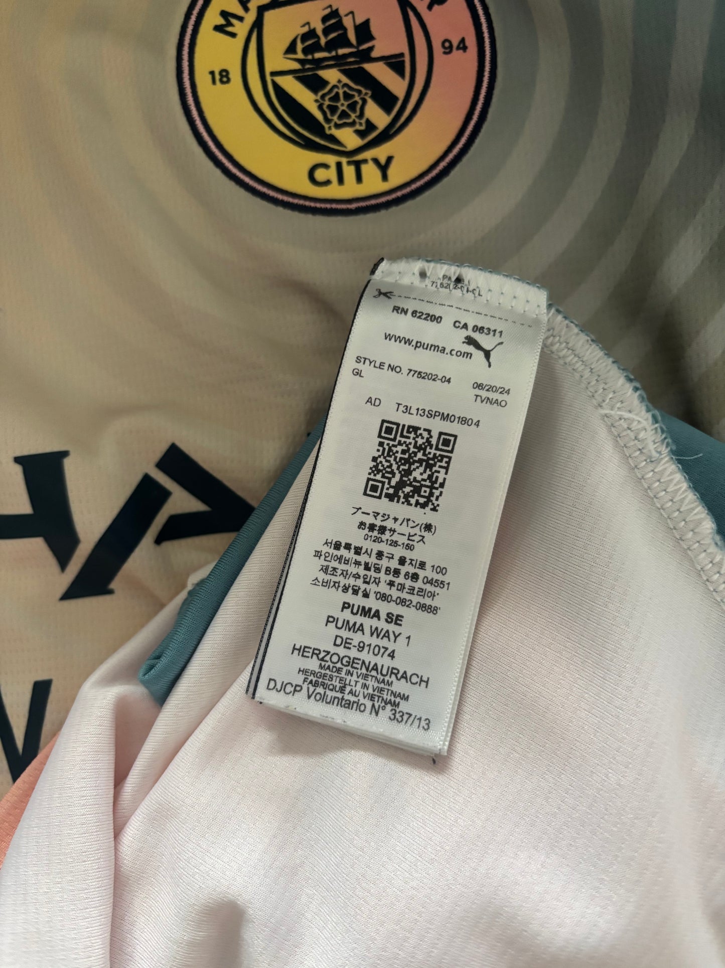 Manchester City Fourth Shirt 2024/25 (S)