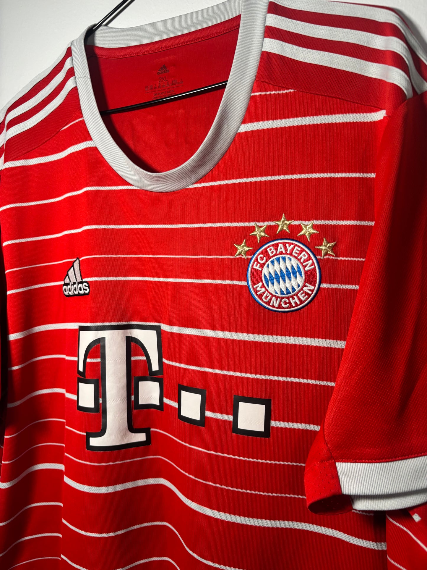 Bayern Munich Home Shirt 2022/23 (XXL)