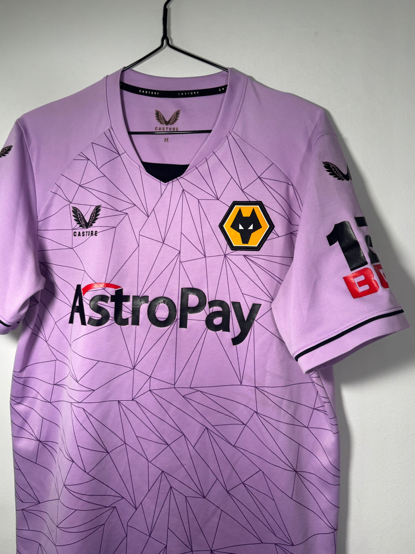 Wolves Goalkeeper Shirt 2022/23 (M)