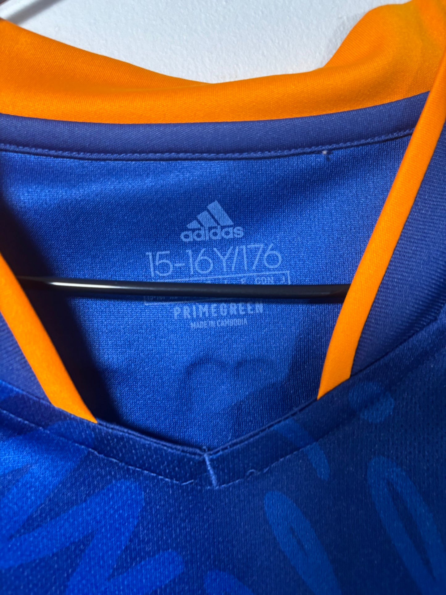 Real Madrid Vini JR Away Shirt 2021/22 (15/16Y)