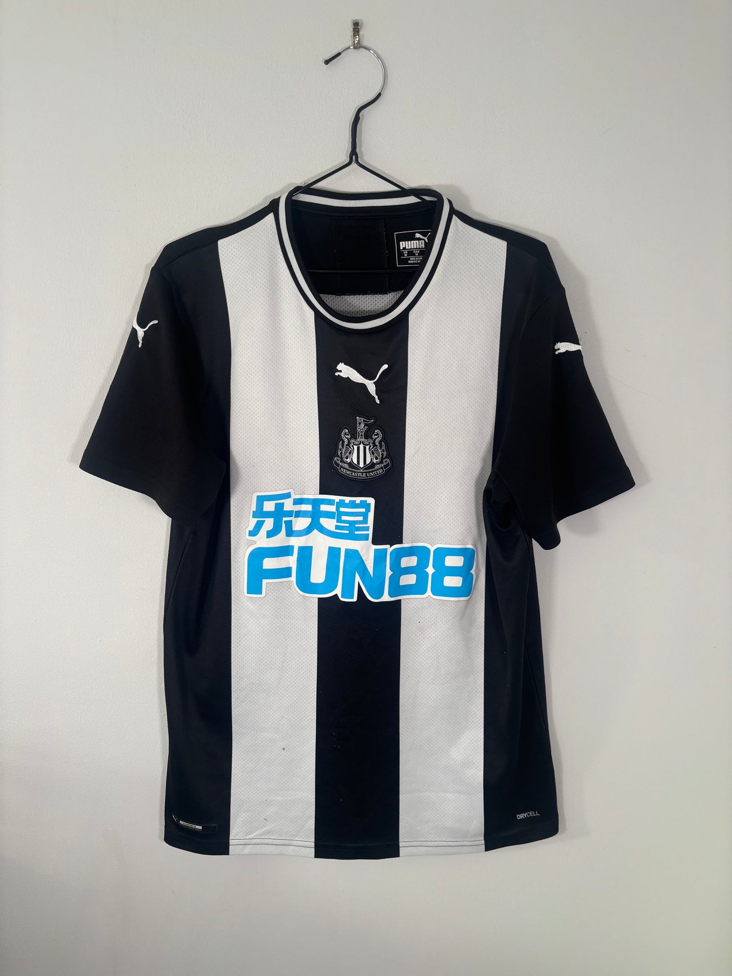 Newcastle United Home Shirt 2019/20 (M)