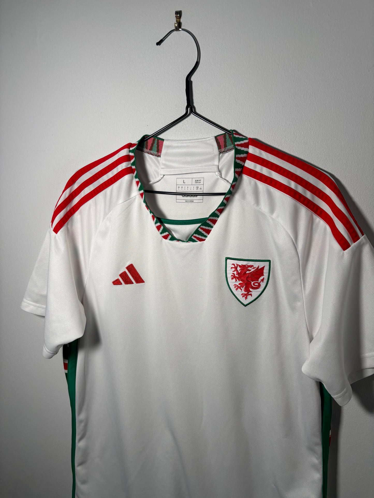 Wales Away Shirt 2022 (L)