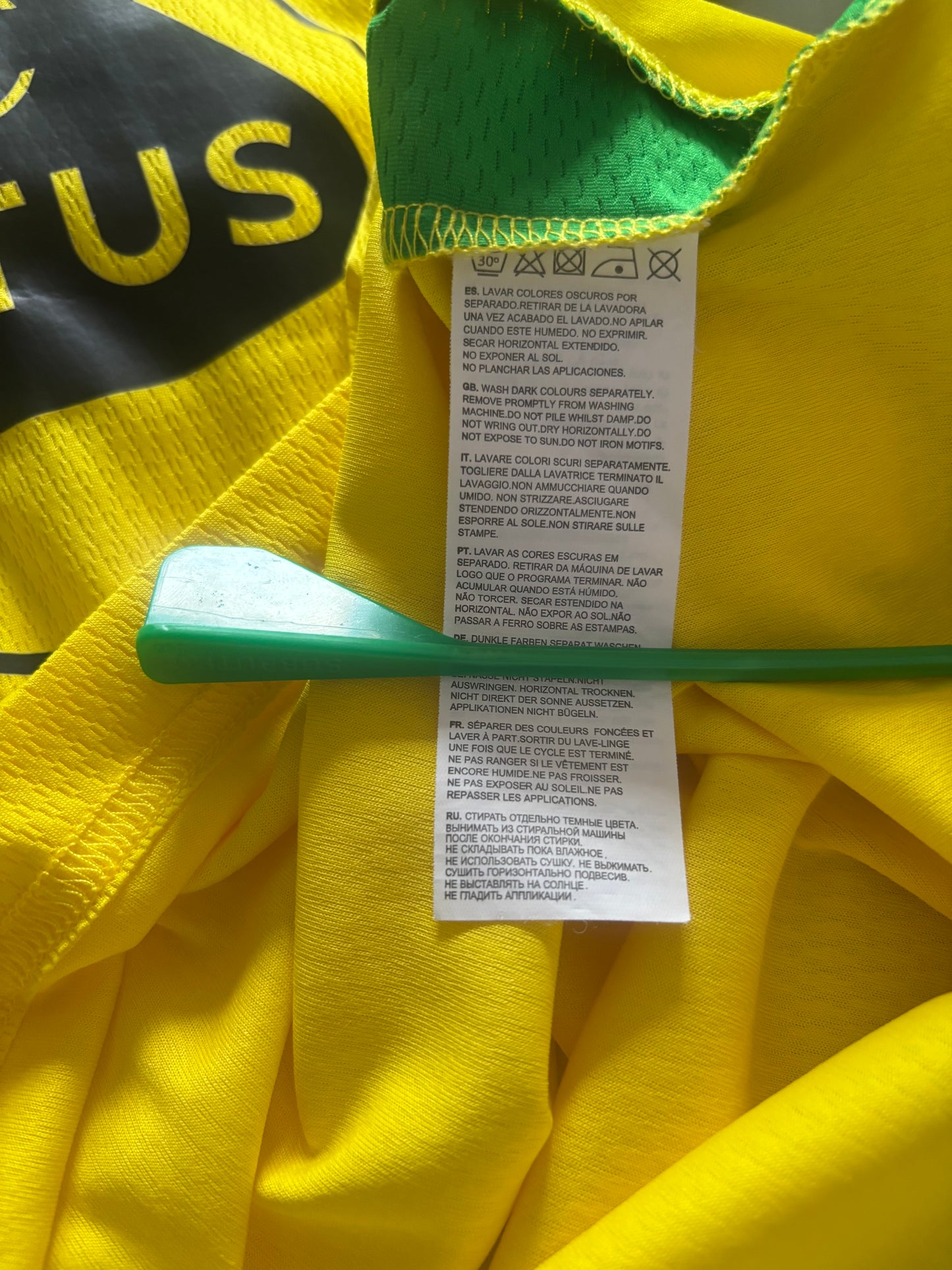 Norwich City Home Shirt 2021/22 (S)