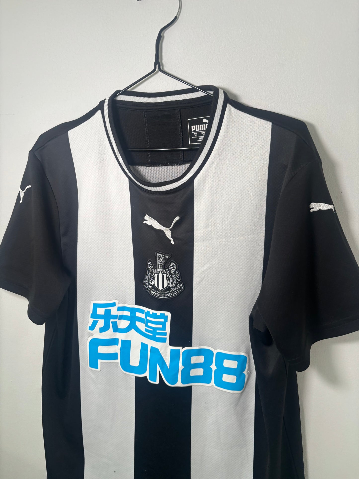 Newcastle United Home Shirt 2019/20 (M)
