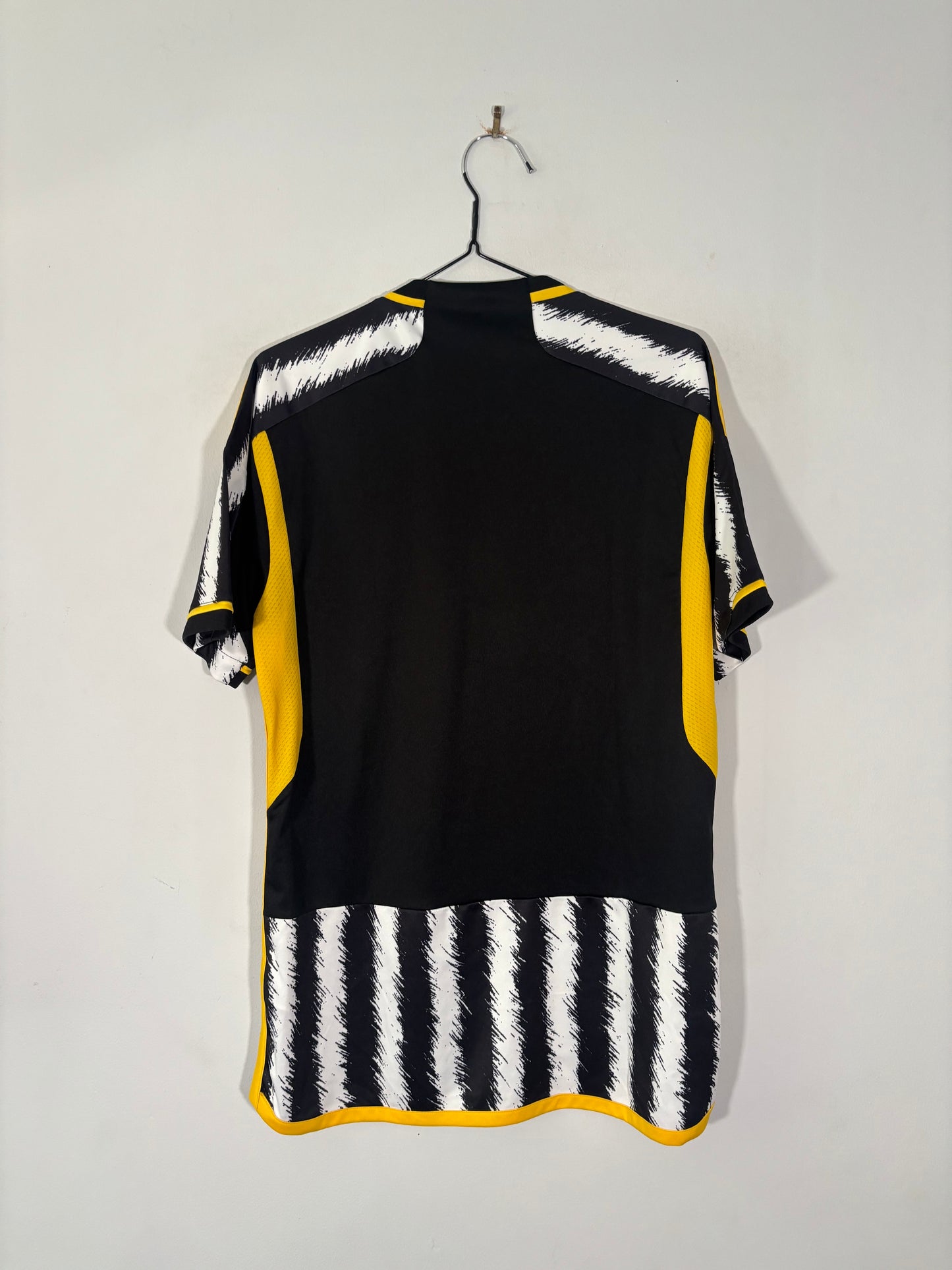 Juventus Home Shirt 2023/24 (M)