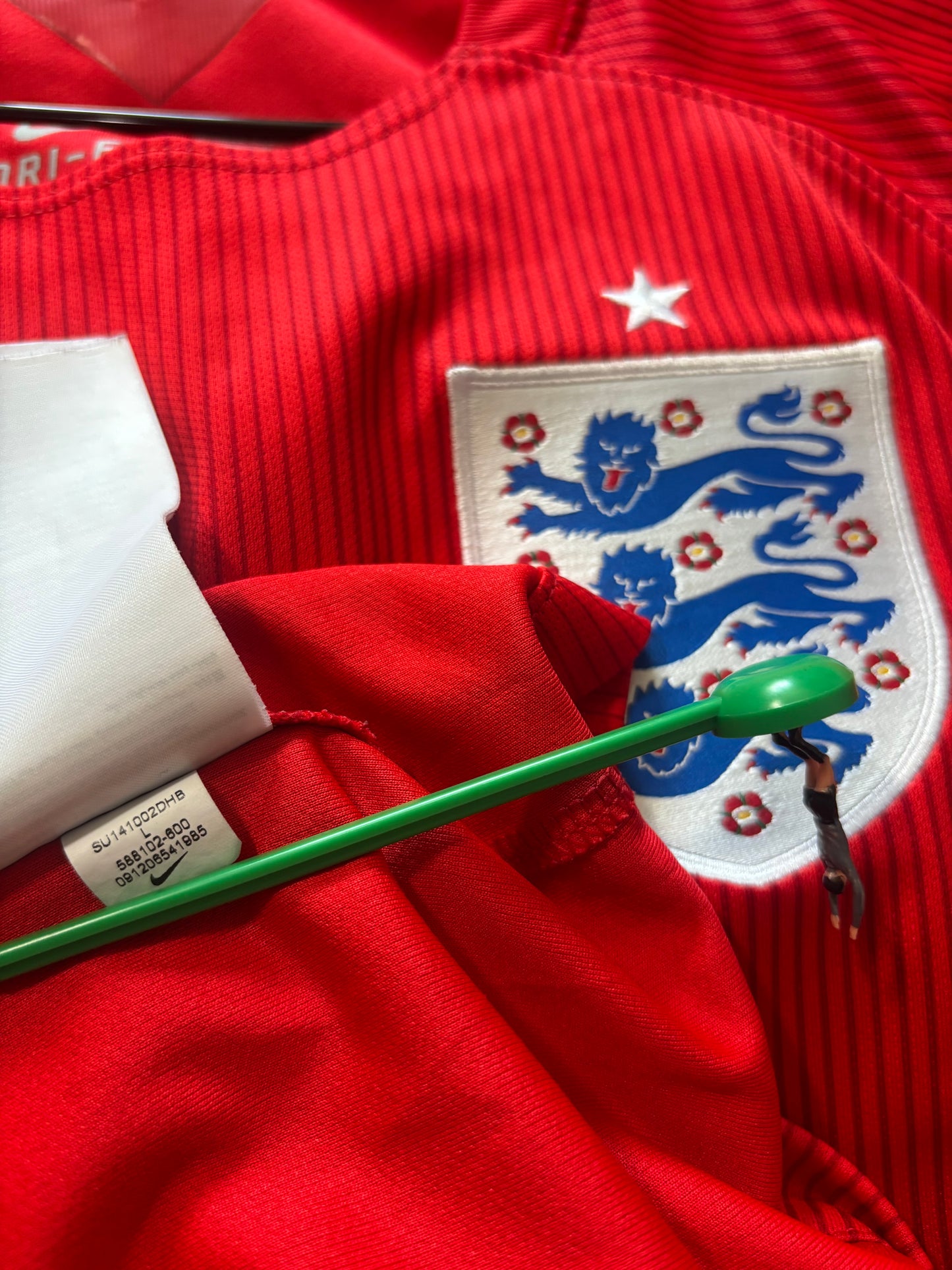 England Away Shirt 2014 Jack Wilshere (L)
