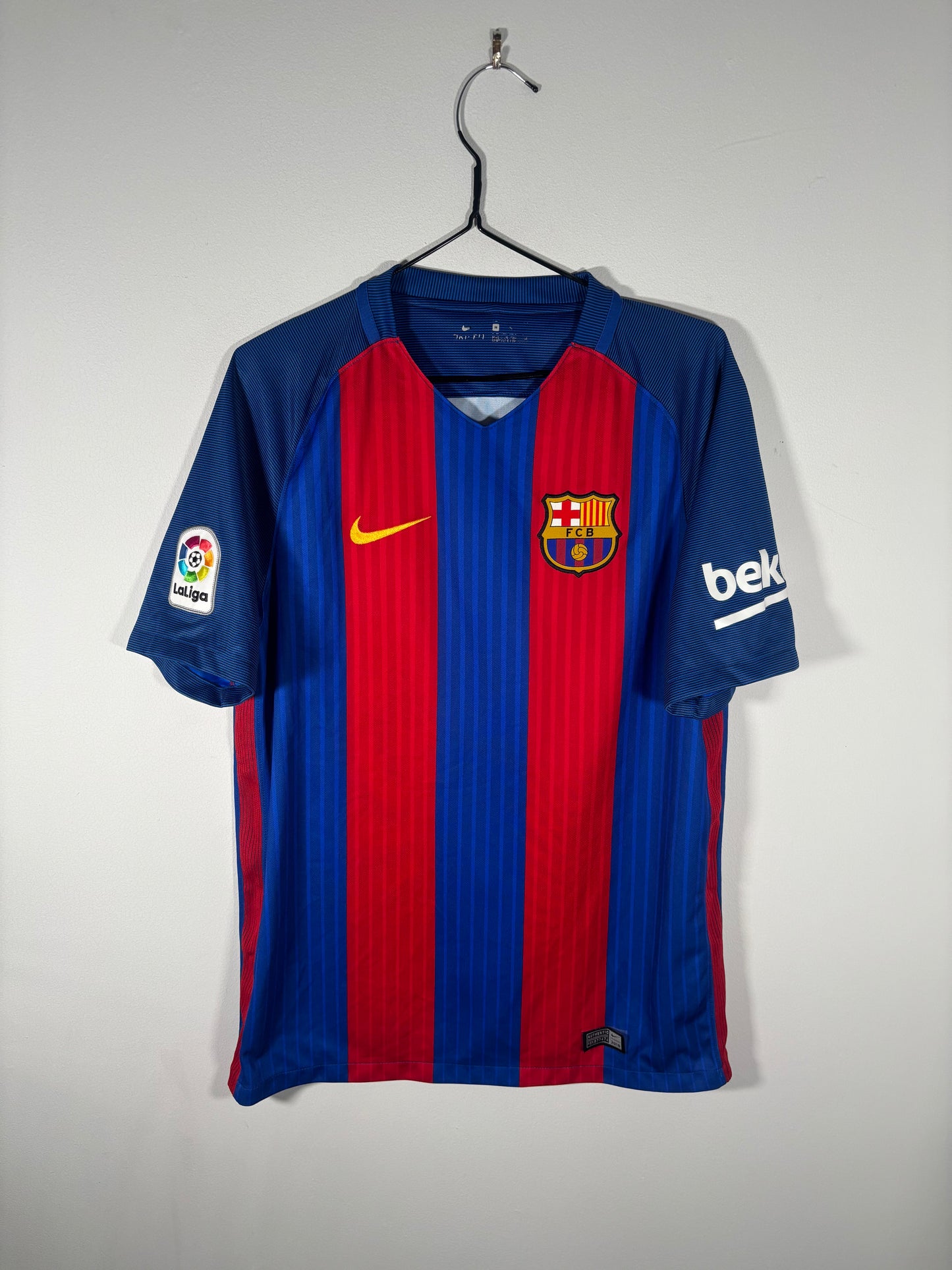 Barcelona Home Shirt 2016/17 (M)