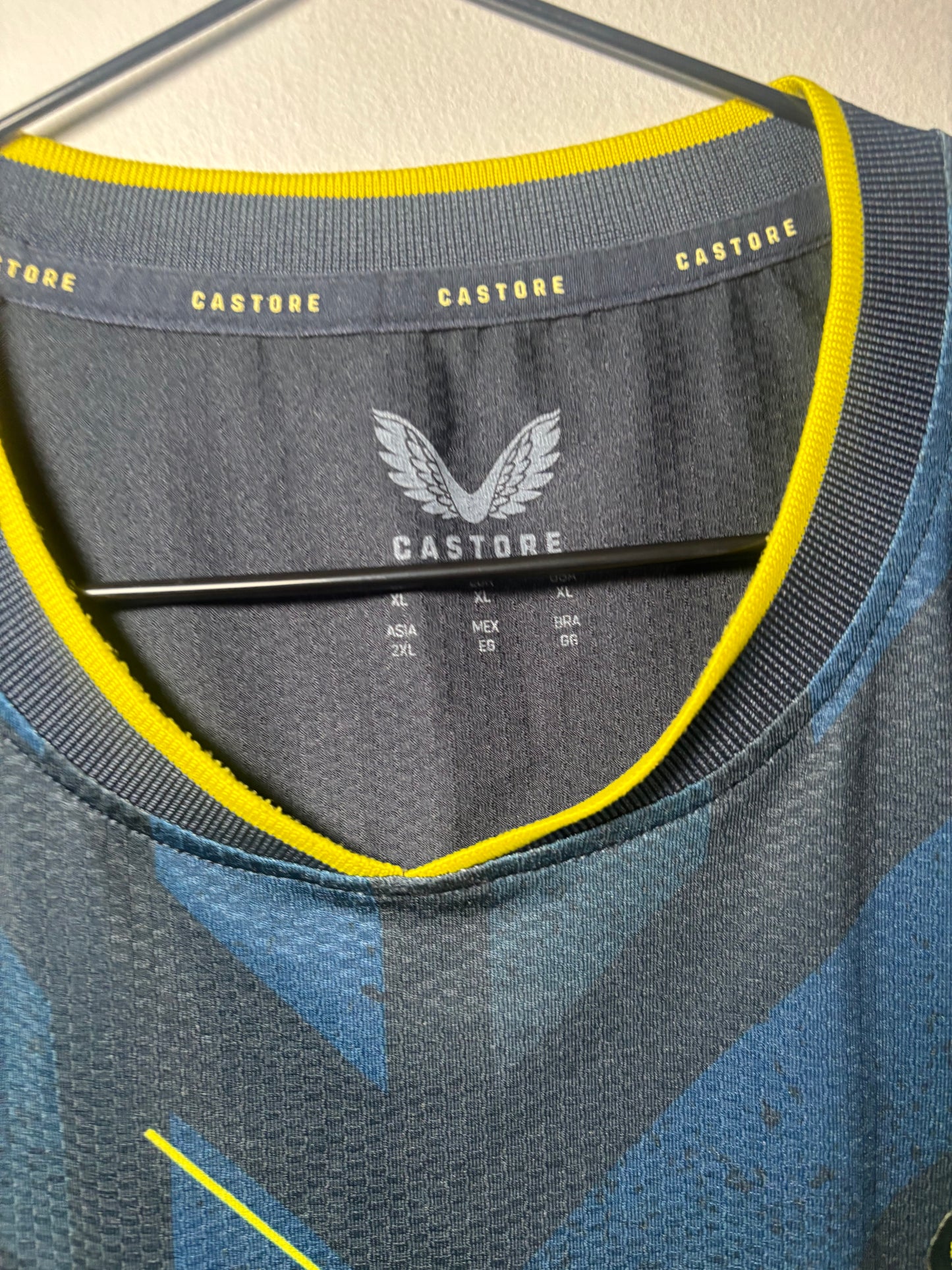 Newcastle United Pro Away Shirt 2023/24 Sven Botman (XL)