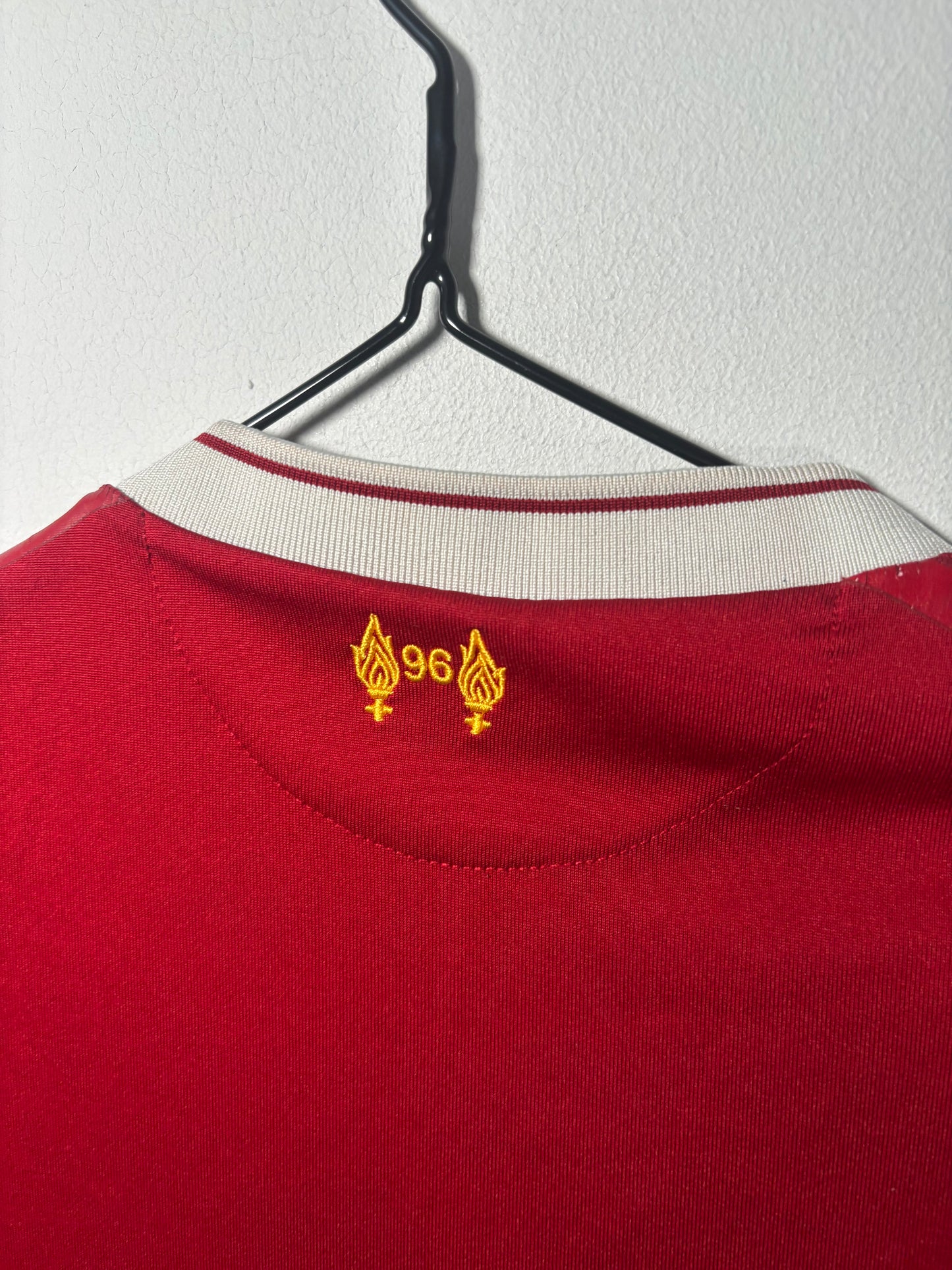 Liverpool Home Shirt 2017/18 (M)