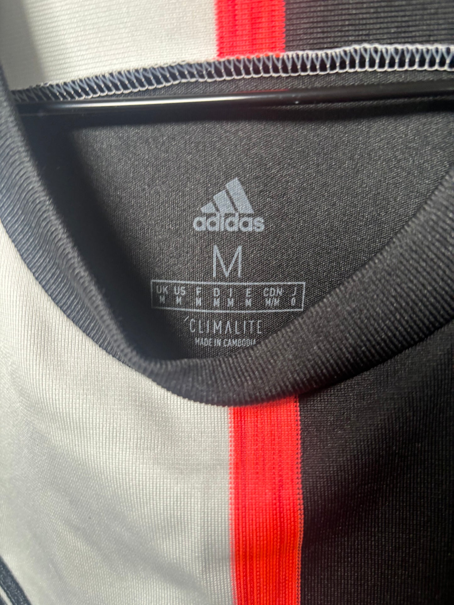 Juventus Home Shirt 2019/20 (M)