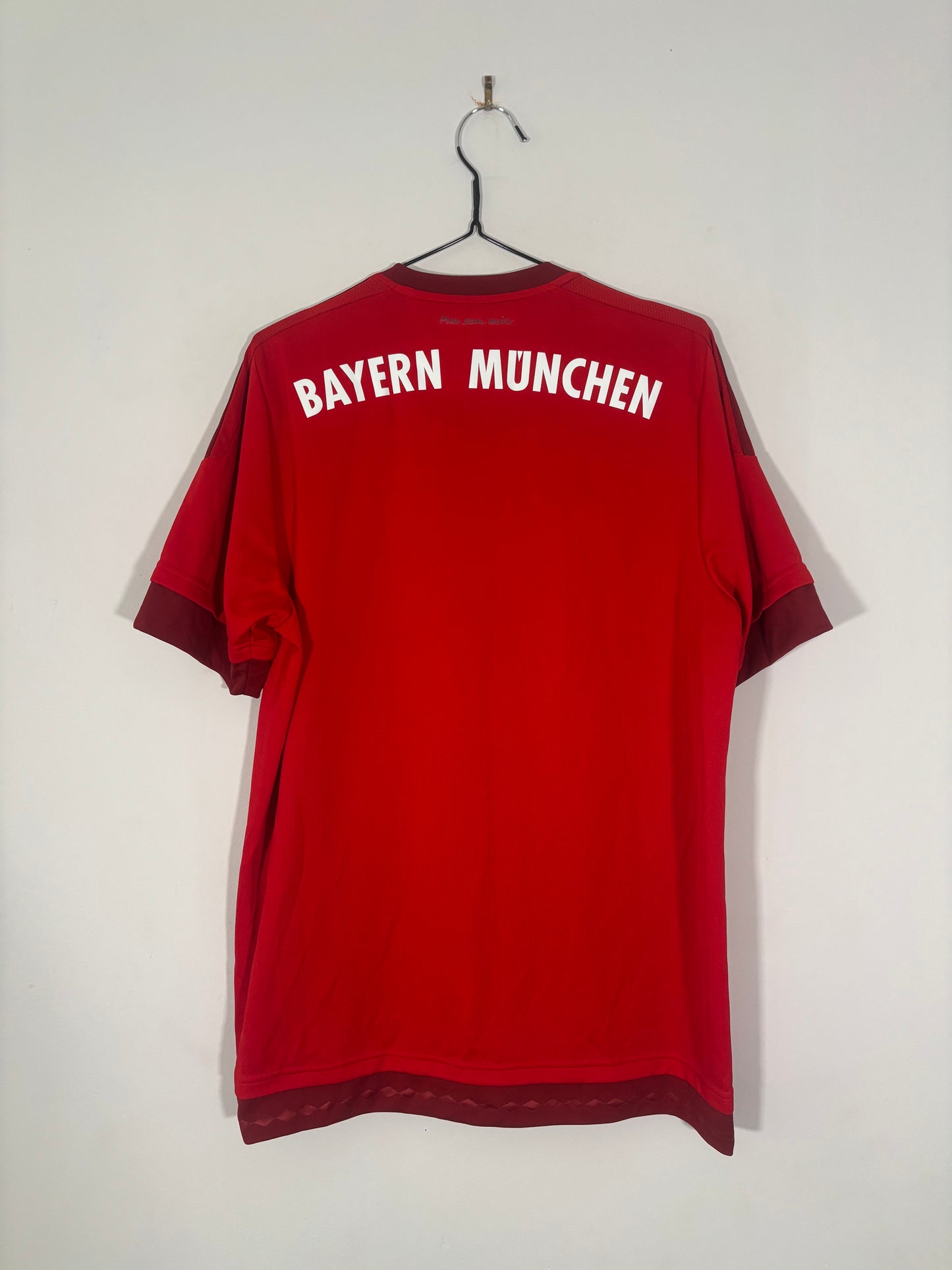 Bayern Munich Home Shirt 2015/16 (L)