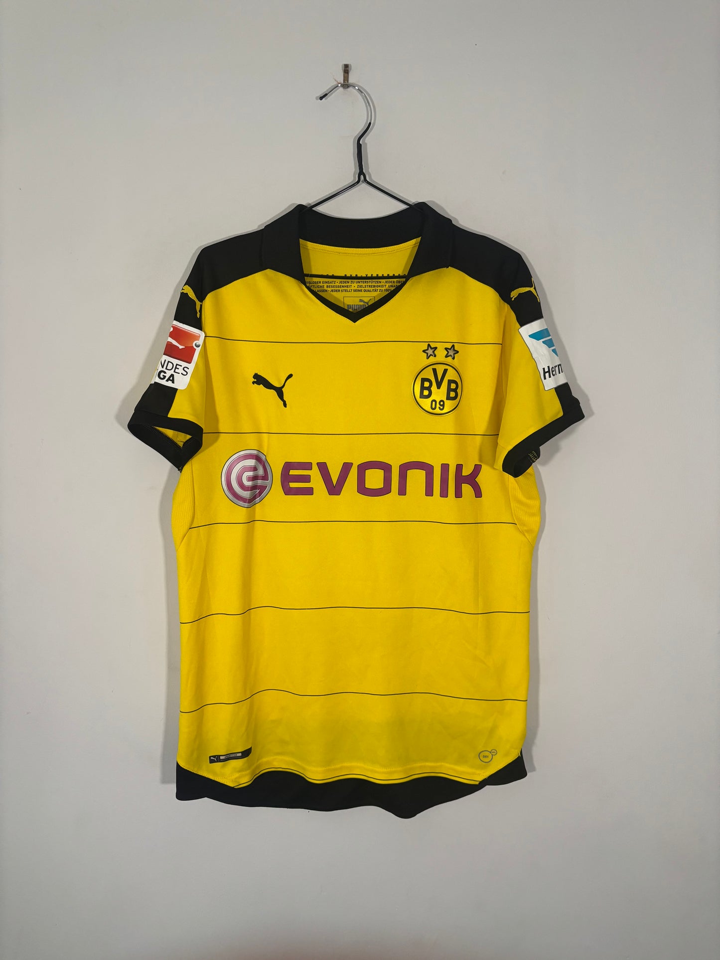 Borussia Dortmund Home Shirt 2015/16 Aubameyang (M)