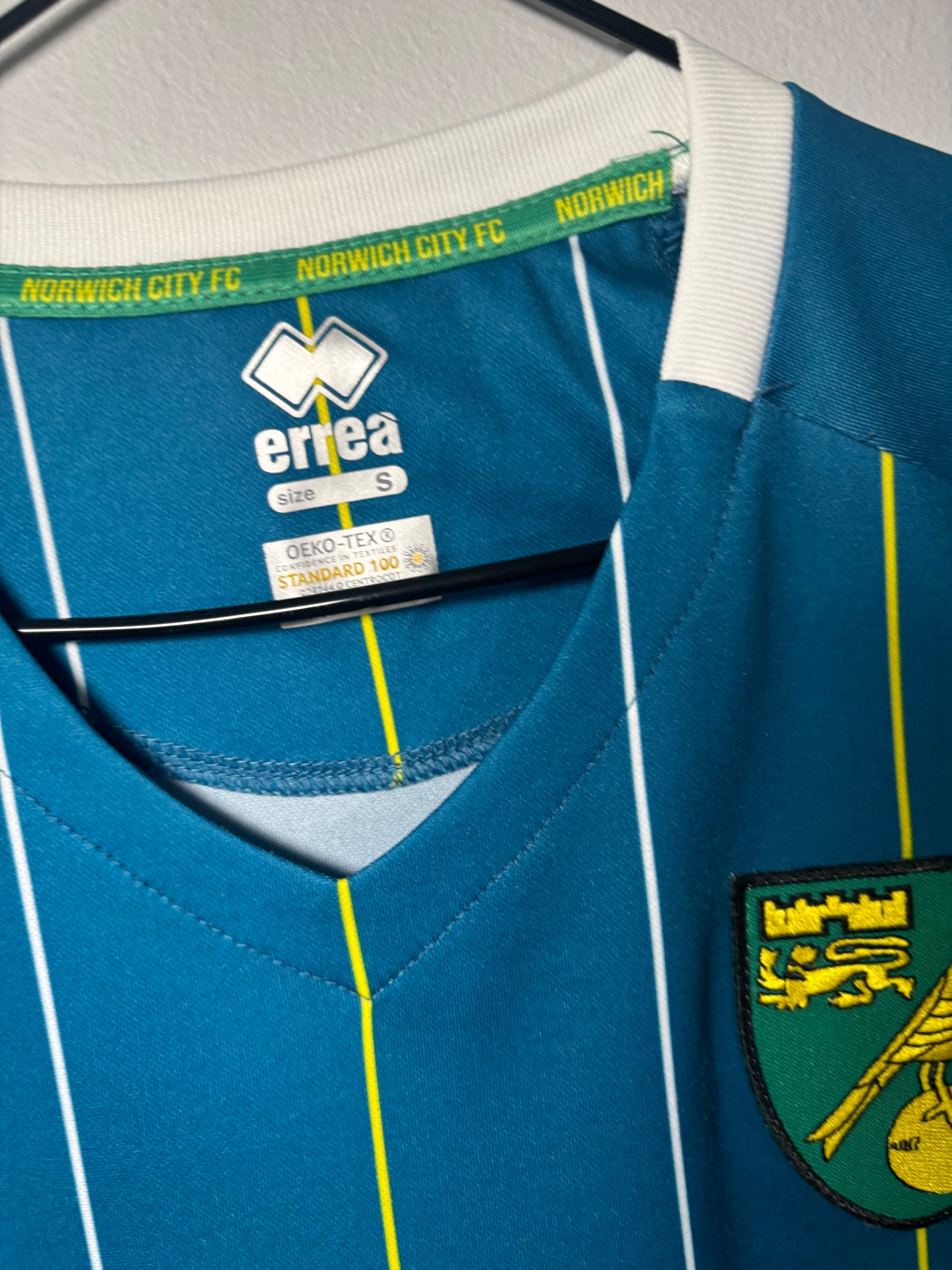 Norwich City Away Shirt 2021/22 (S)