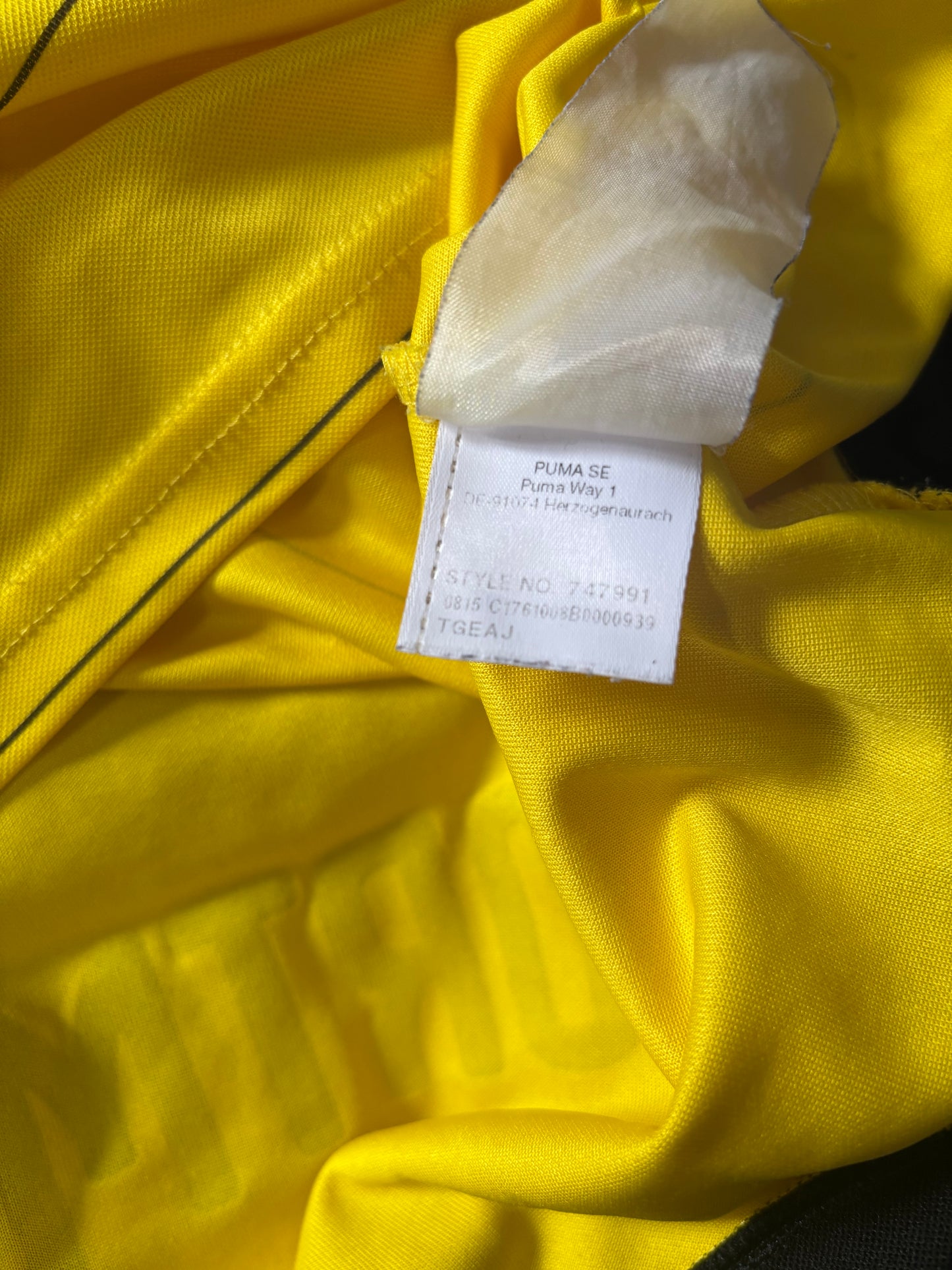 Borussia Dortmund Home Shirt 2015/16 Aubameyang (M)