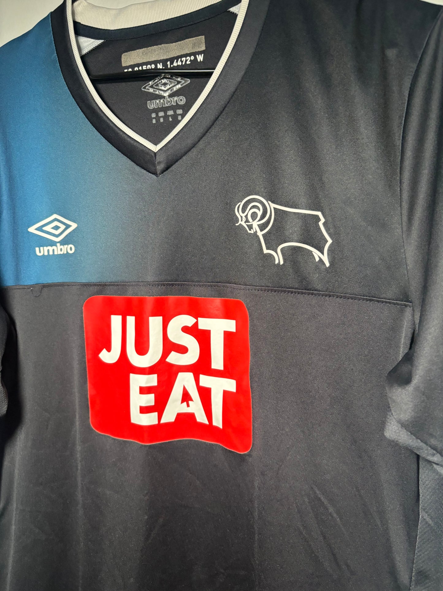 Derby County Away Shirt 2016/17 (M)