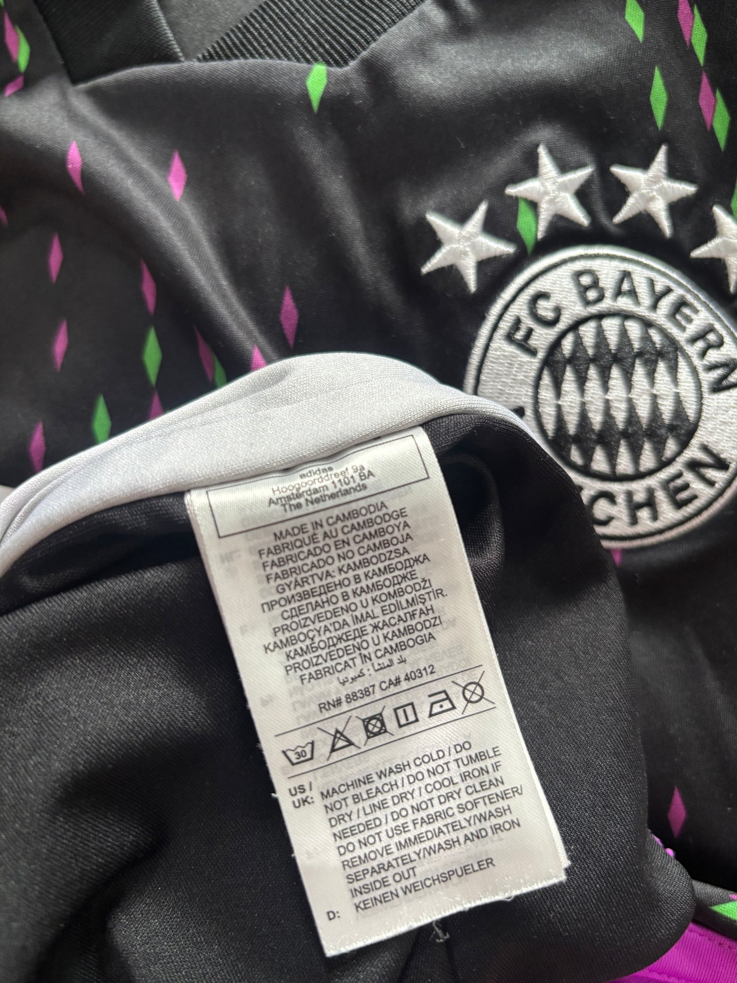 Bayern Munich Away Shirt 2023/24 (M)