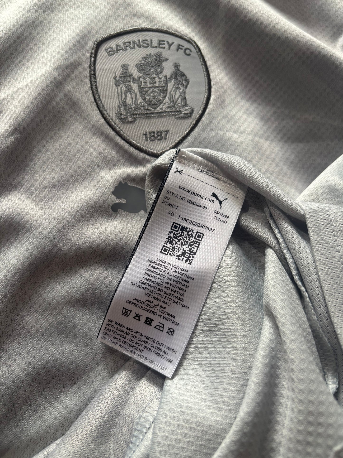 Barnsley Away Shirt 2024/25 BNWT (XL)