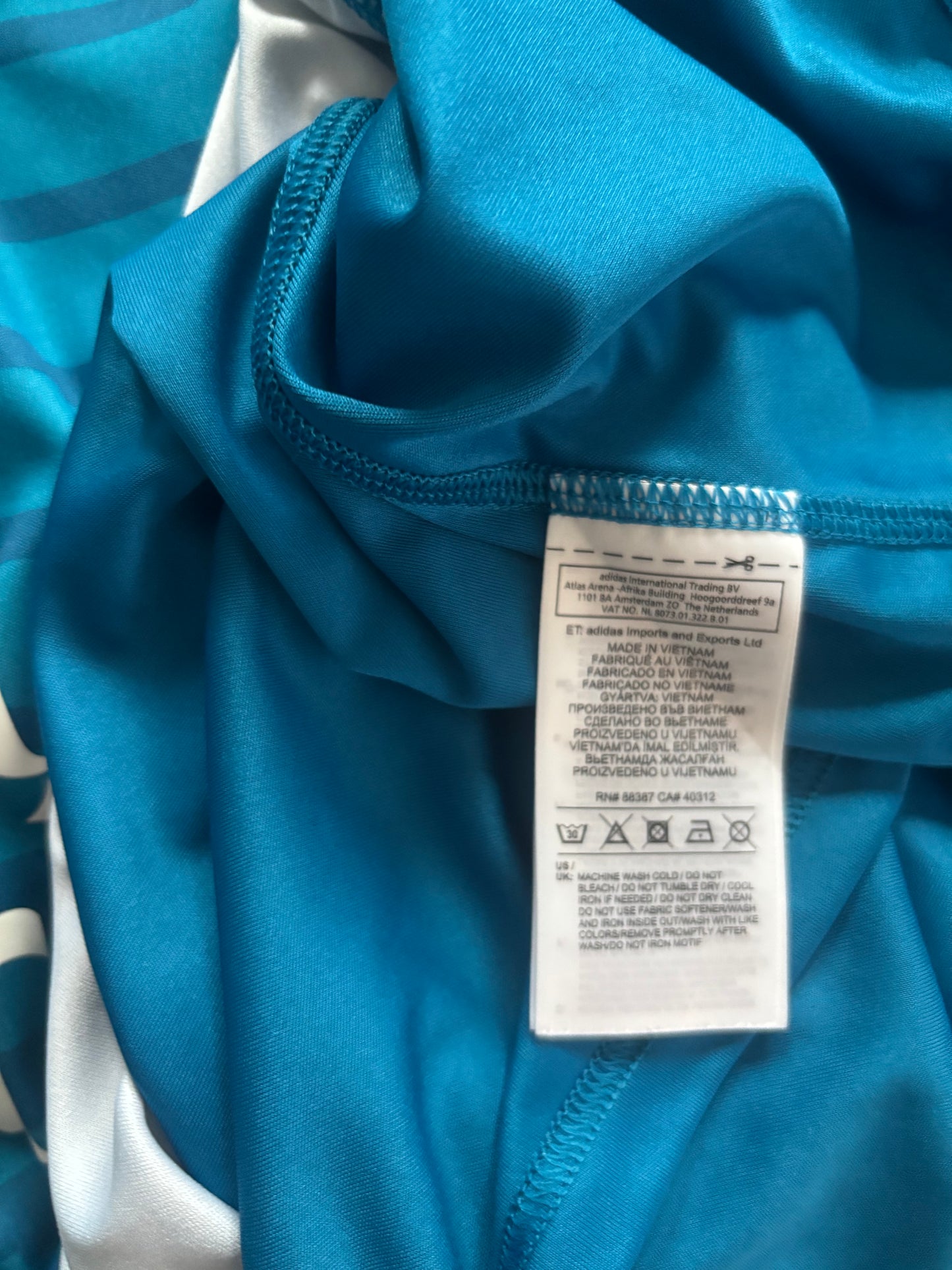 Real Madrid Goalkeeper Shirt 2018/19 (L)