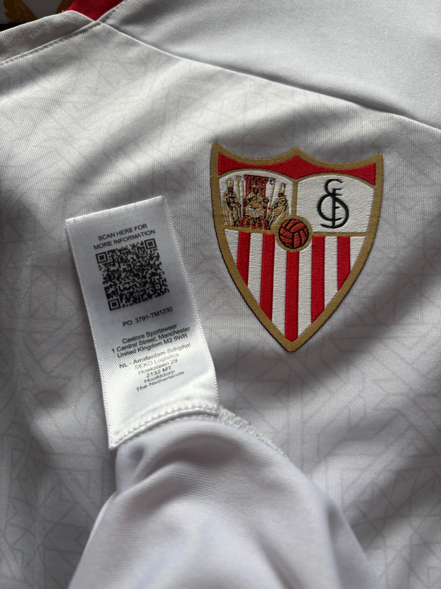 Sevilla Home Shirt 2022/23 (M)