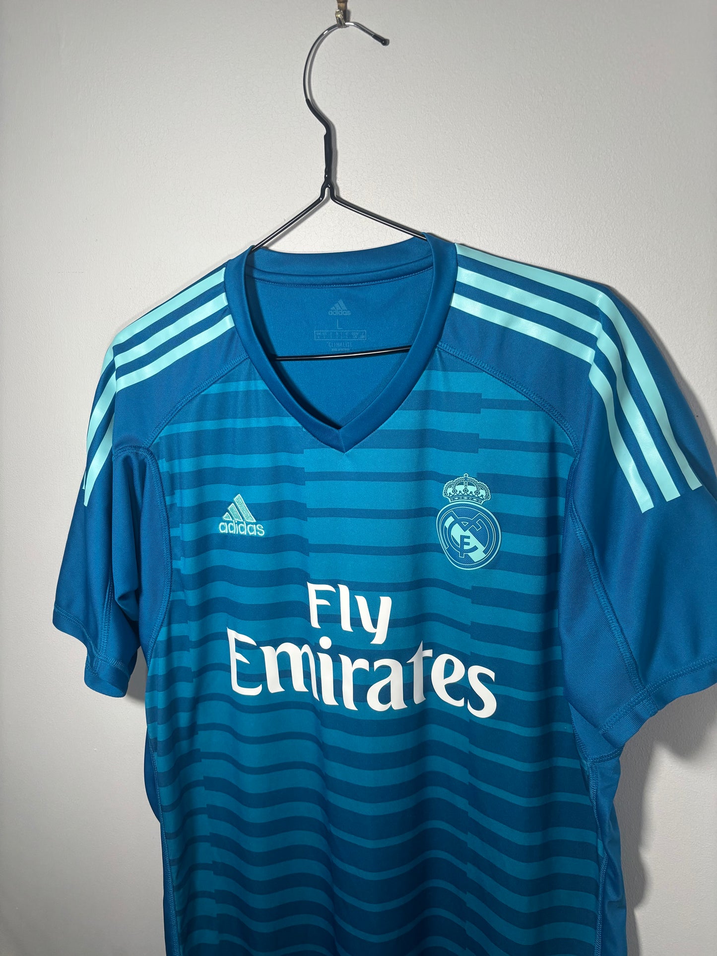 Real Madrid Goalkeeper Shirt 2018/19 (L)