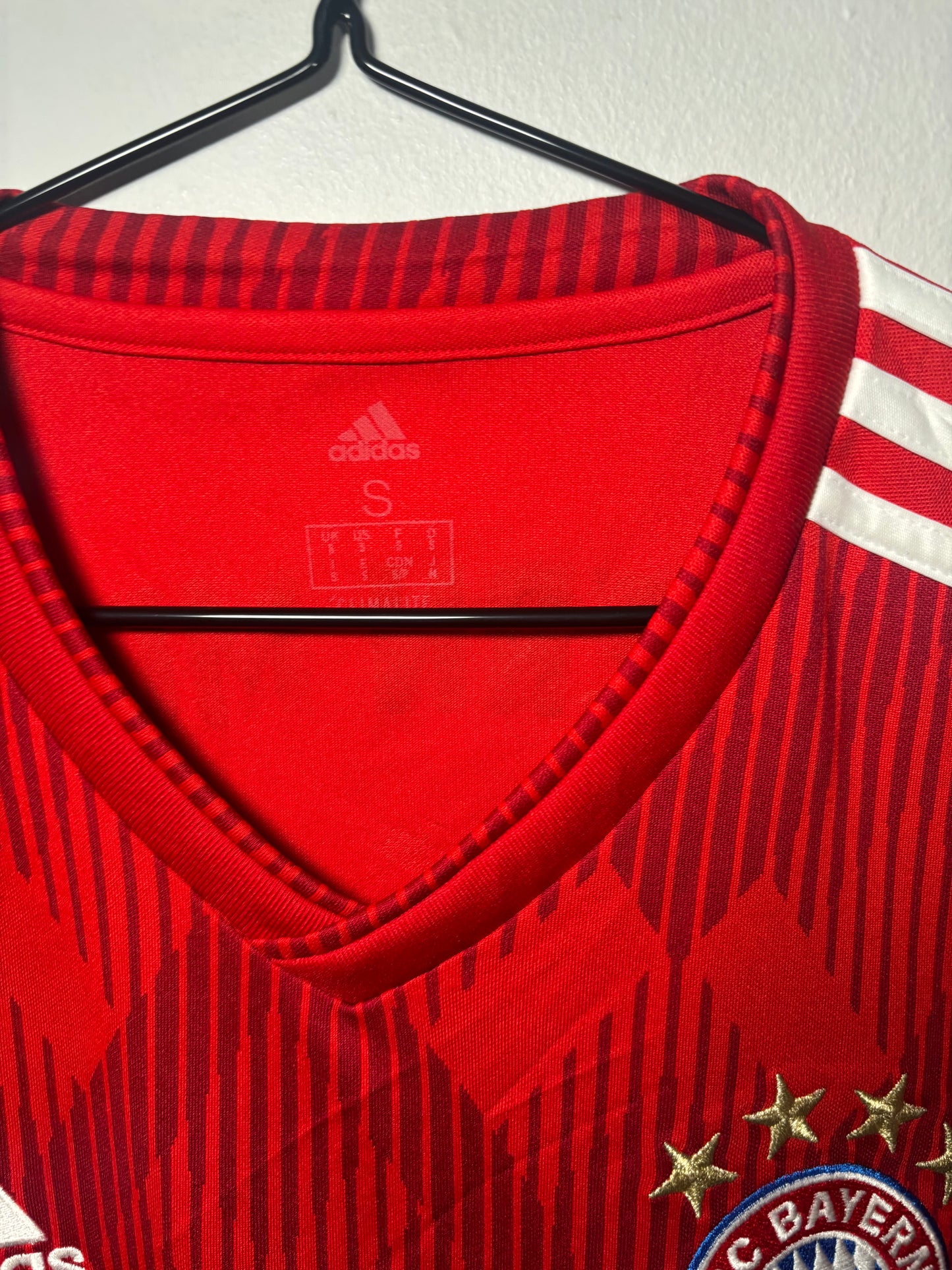 Bayern Munich Home Shirt 2018/19 (S)