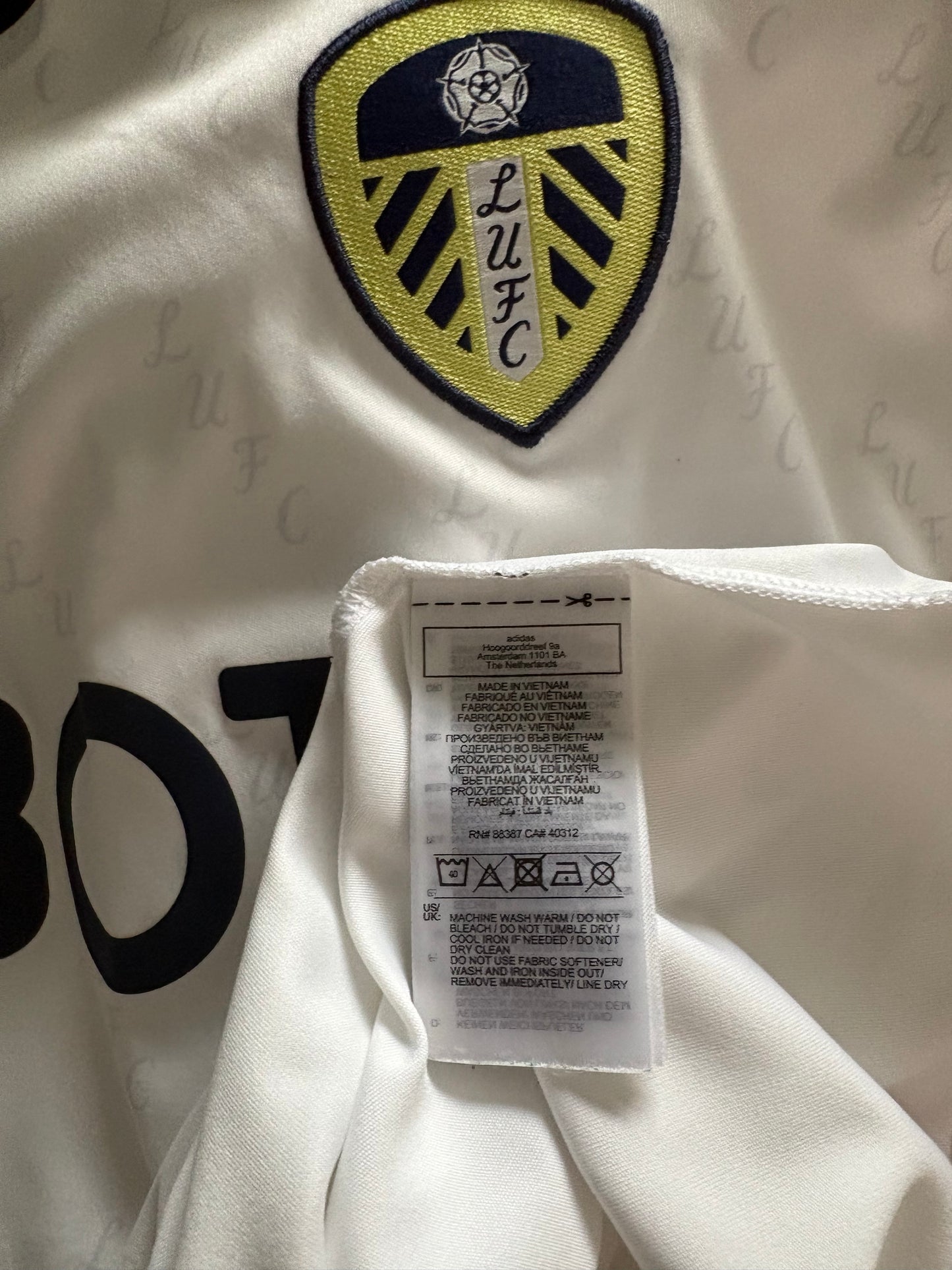 Leeds United Home Shirt 2022/23 Wober (L)