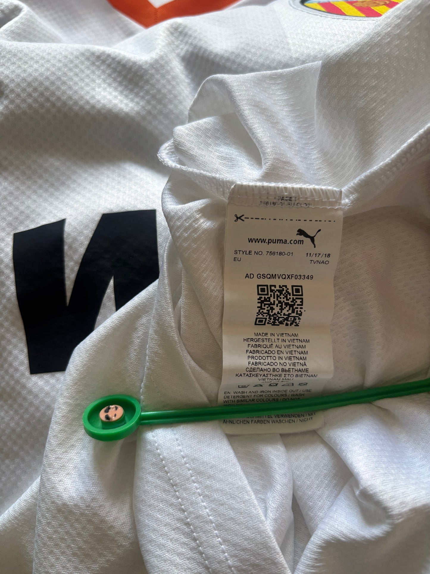 Valencia Home Shirt 2019/20 (M)