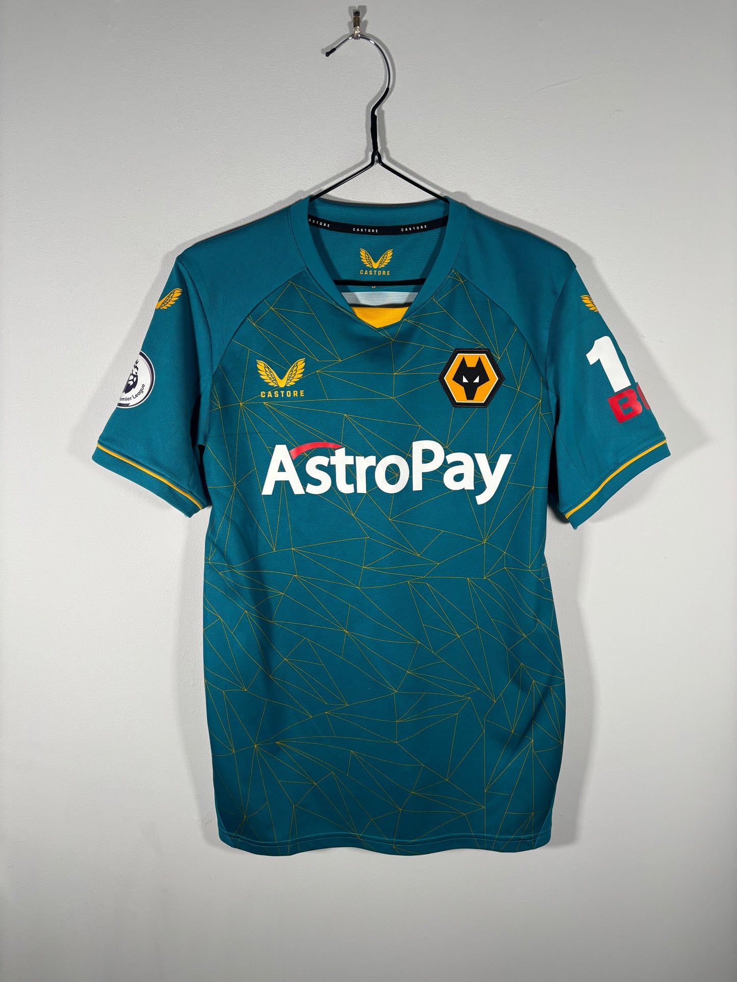 Wolves Away Shirt 2022/23 Moutinho (S)