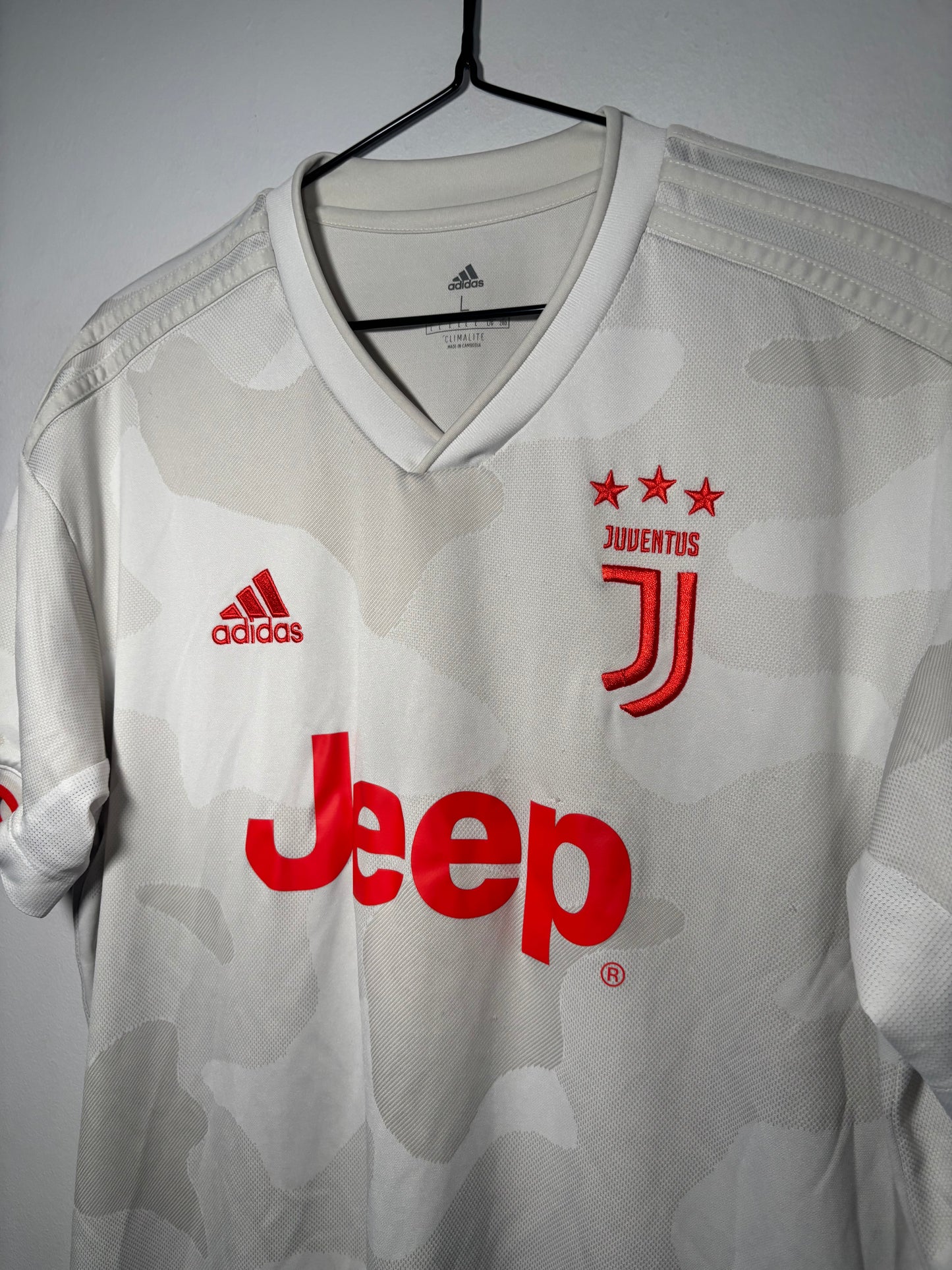 Juventus Away Shirt 2019/20 (L)
