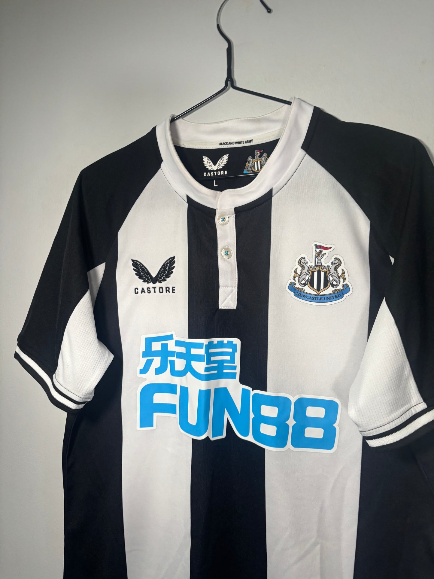 Newcastle United Home Shirt 2021/22 (L)
