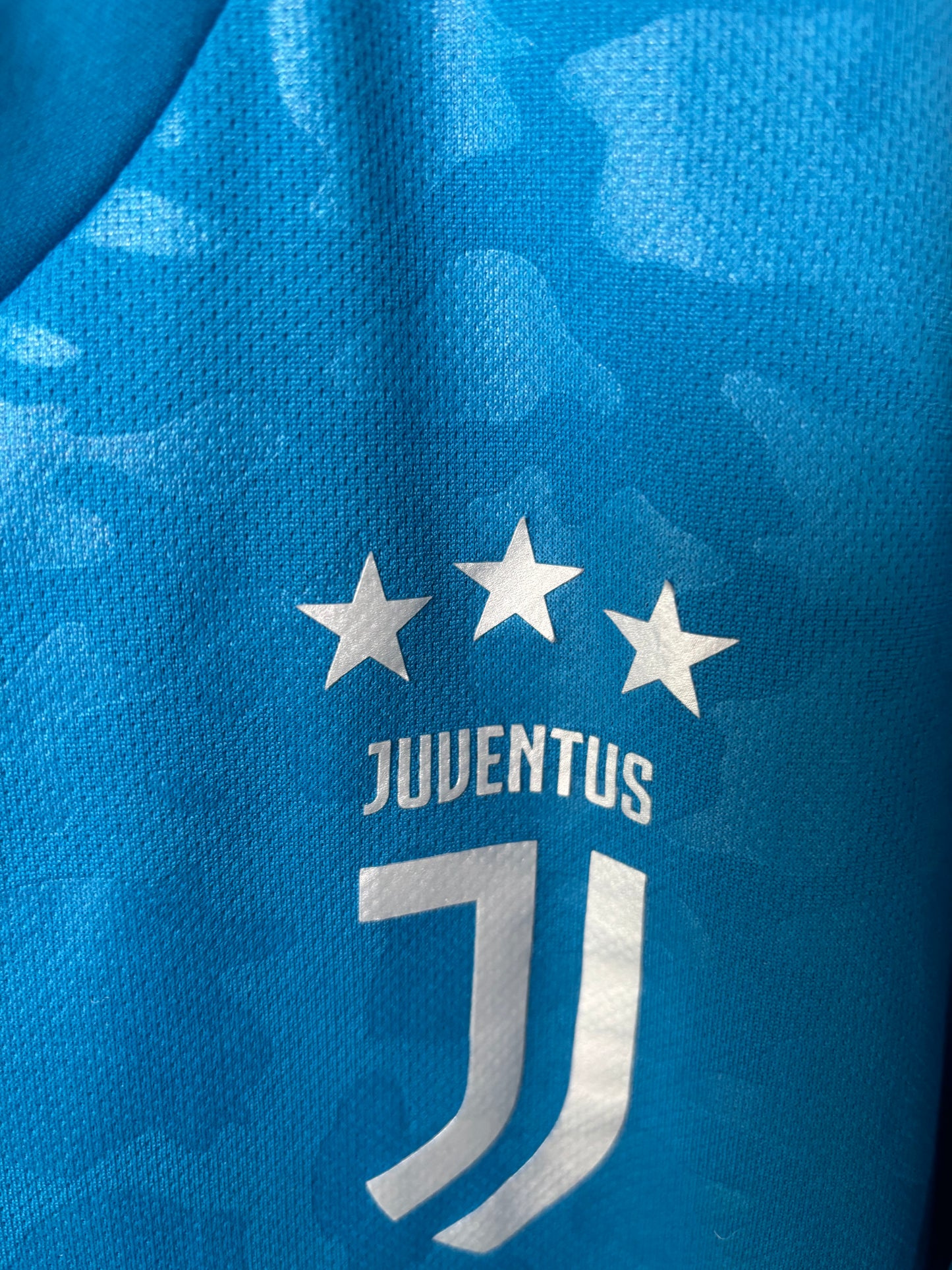 Juventus Away Shirt 2019/20 (M)